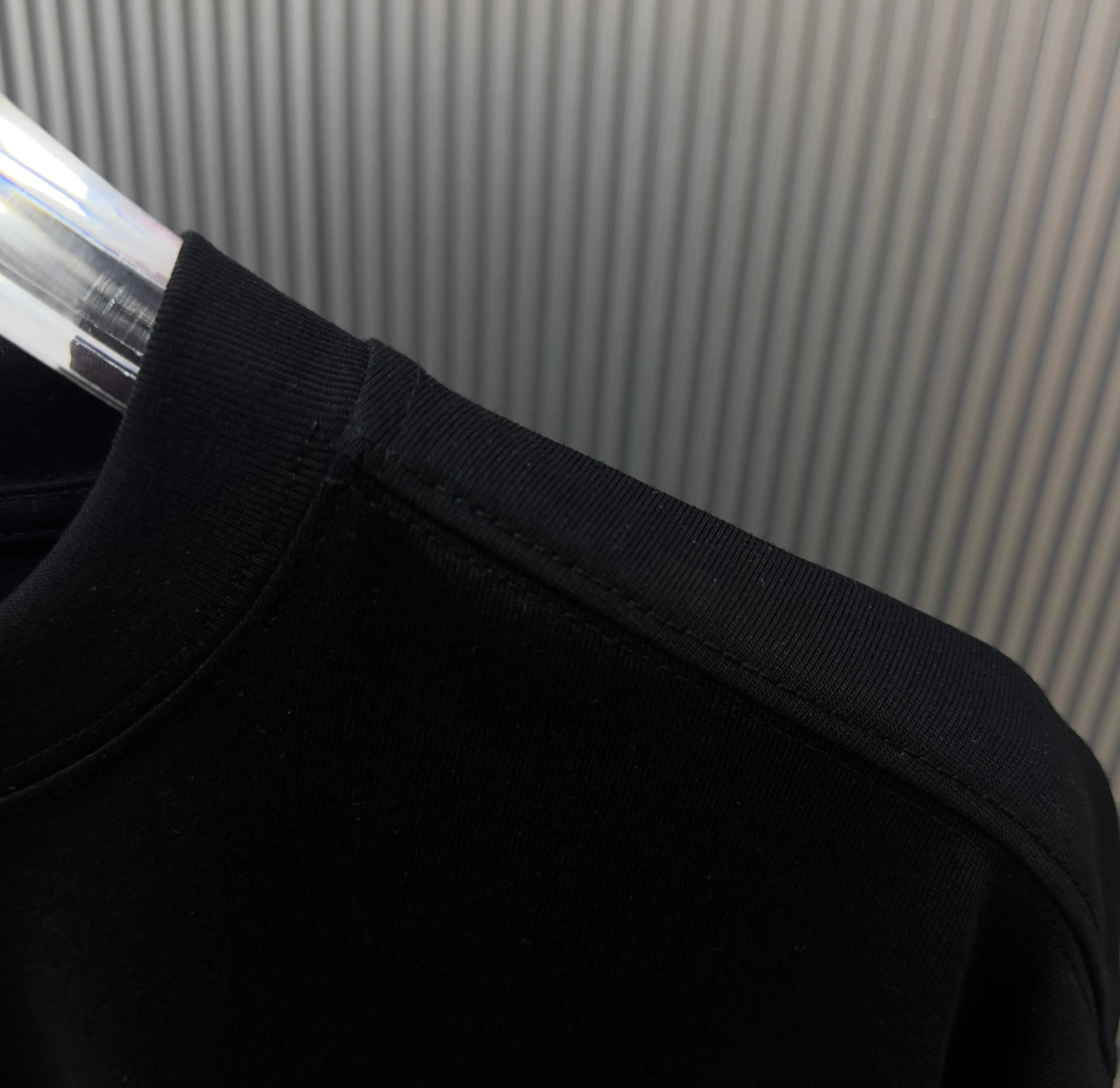 (Strictly control Quality) Style: Yamamoto-Yoji.Y-3 short-sleeved T-shirt Fabric: Double weight yarn 100% cotton Rib: Weight Sorona 1*1 trendy brand Process: Printing Color: White Night Blue Blue Cool Blue Floral Gray Black Size: M—4XL No gender distinction Men and women Same Style