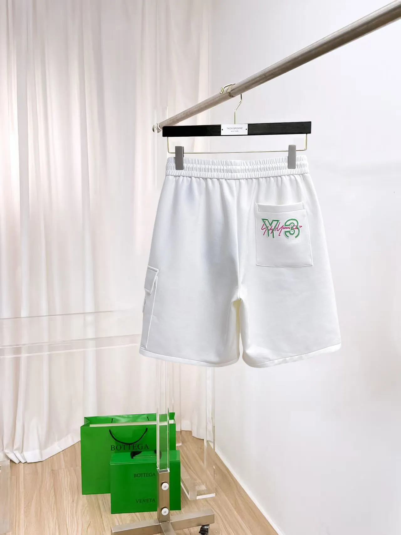 Y 3 Complete three standards 2026 summer New Arrival men's casual shorts, advanced custom-made Breathable fabric Breathable fabric with high elasticity and comfort, impeccable details, top-grade accessories, original logo design concept, delicate and soft feel! The upper body fit is awesome! Size: M-XXXL Please state your height and weight when ordering