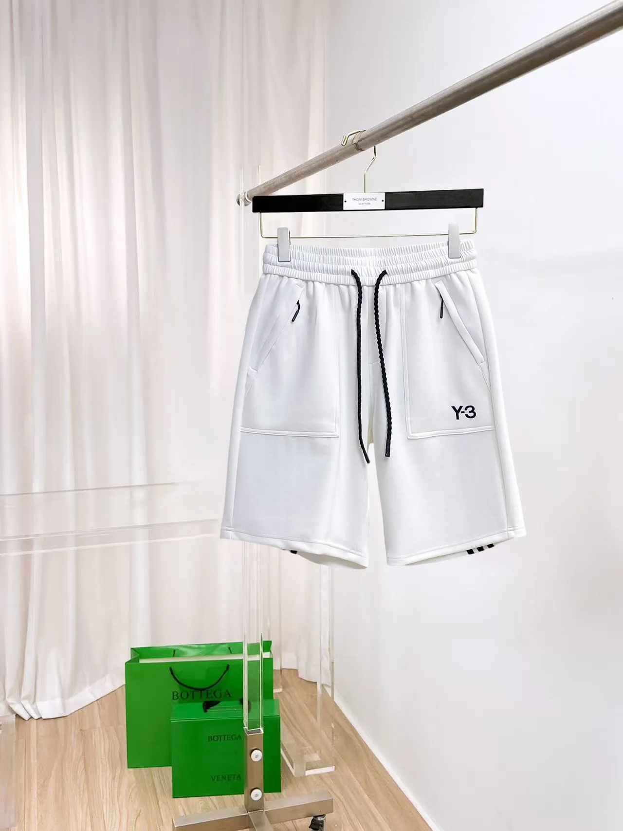 Y 3 Complete three standards 2026 summer New Arrival men's casual shorts, advanced custom-made Breathable fabric Breathable fabric with high elasticity and comfort, impeccable details, top-grade accessories, original logo design concept, delicate and soft feel! The upper body shape is awesome! Size: M-XXXL Please state your height and weight when ordering