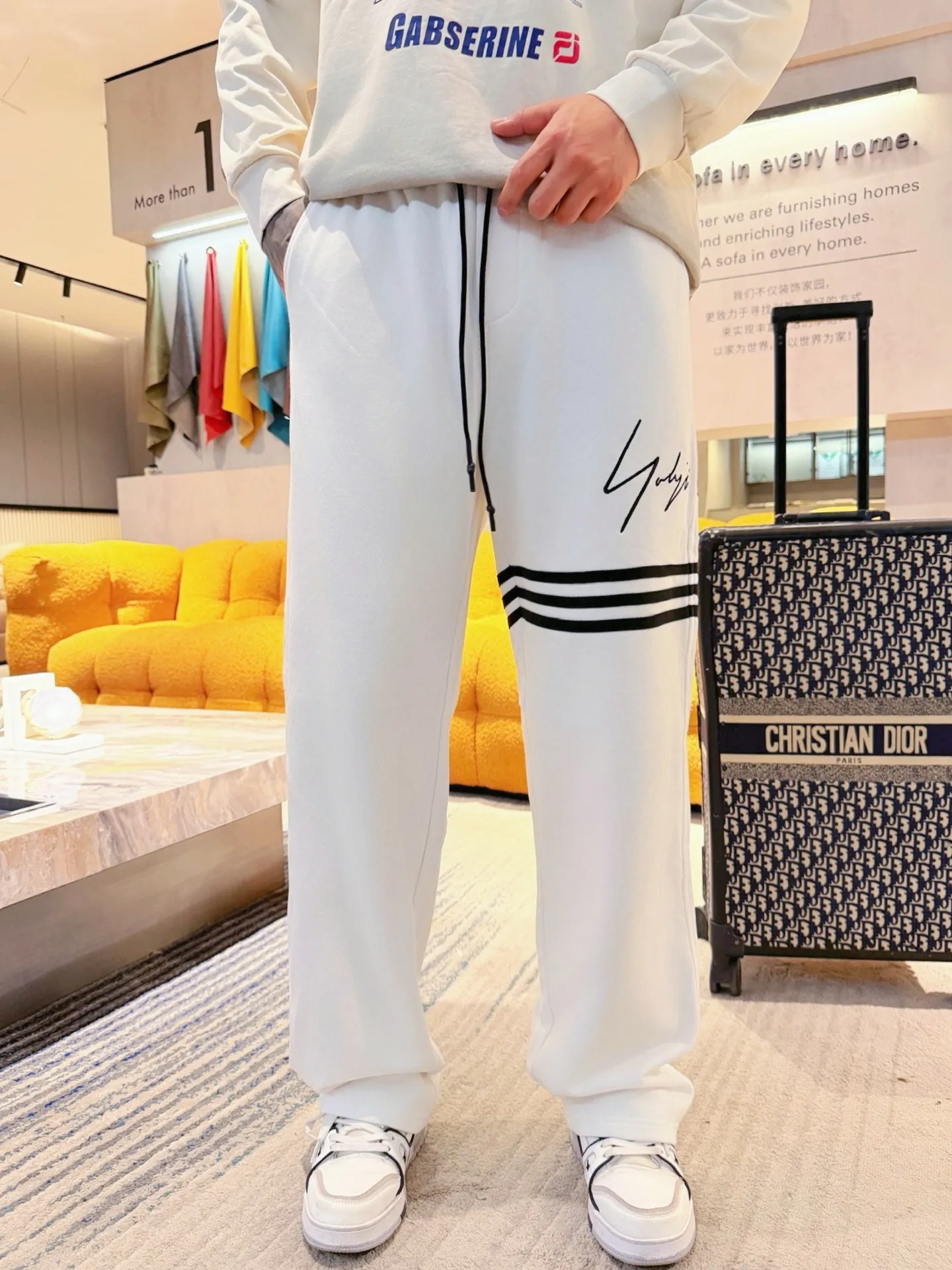 Y 3 [Higher version] The latest products for autumn and winter 2026, available at the counter simultaneously, original goods, fashionable casual trousers and casual pants, using imported original fabrics, top-grade embroidery 🪡 craft letter pattern logo, original hardware accessories decoration, simple yet fashionable, fashionable and handsome upper body, Sizes: M-3XL