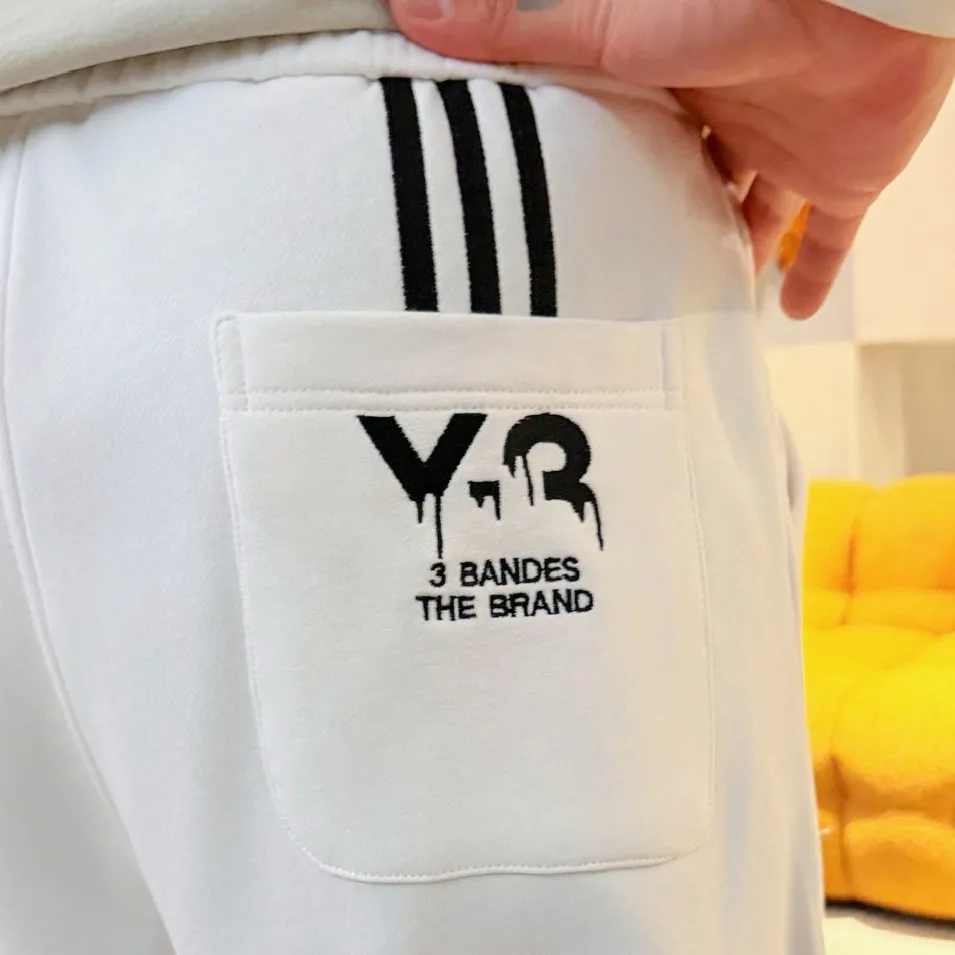 Y 3 [Higher version] The latest products for autumn and winter 2026, available at the counter simultaneously, original goods, fashionable casual trousers and casual pants, using imported original fabrics, top-grade embroidery 🪡 craft letter pattern logo, original hardware accessories decoration, simple yet fashionable, fashionable and handsome upper body, Sizes: M-3XL