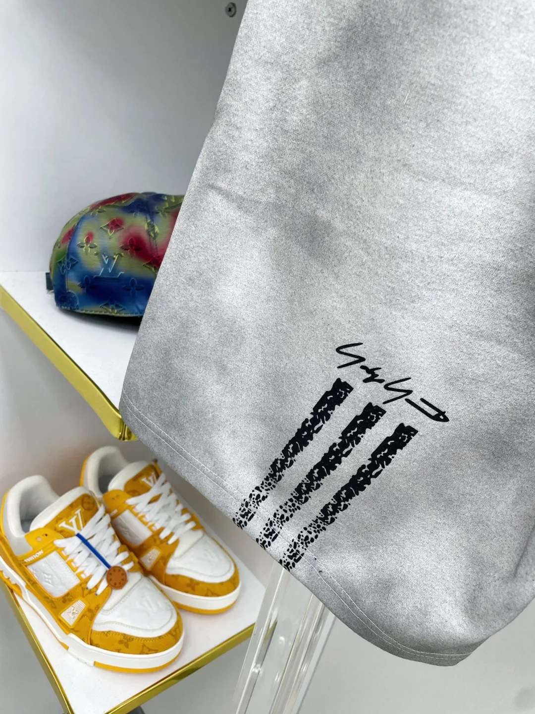 Y 3 Yohji Yamamoto 2026 Summer New Arrival printed letter brand LOGO casual shorts DD are on sale simultaneously on the official website. Brand Classic LOGO casual pants, customized fabrics, excellent comfort and strong touch. Highly recognisable, perfect appearance and craftsmanship. Size:M-3XL