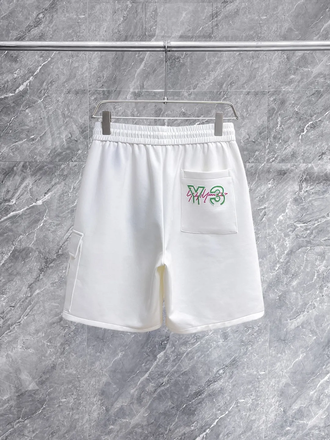 Y 3 Complete three standards 2026 summer New Arrival men's casual shorts, advanced custom-made Breathable fabric Breathable fabric with high elasticity and comfort, impeccable details, top-grade accessories, original logo design concept, delicate and soft feel! The upper body fit is awesome! Size: M-XXXL Please state your height and weight when ordering