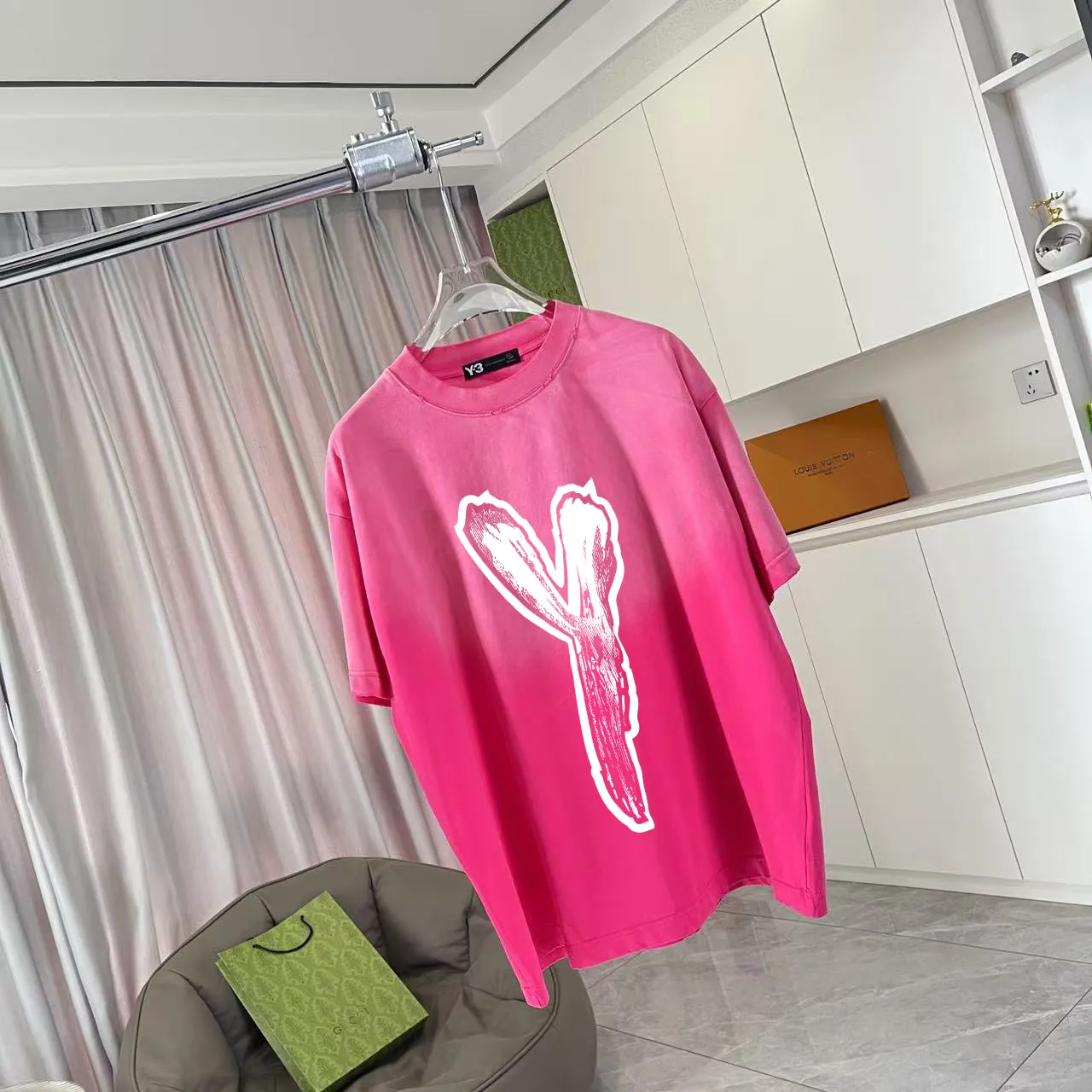 Y-3 2025 Summer New Arrival Washed gradient old and worn Personalized letter logo printing Short-sleeved T-shirt Customized fabric g Men and women Same Style Size: S M L XL XXL Five sizes Color: Black Gray Gradient black Gradient red