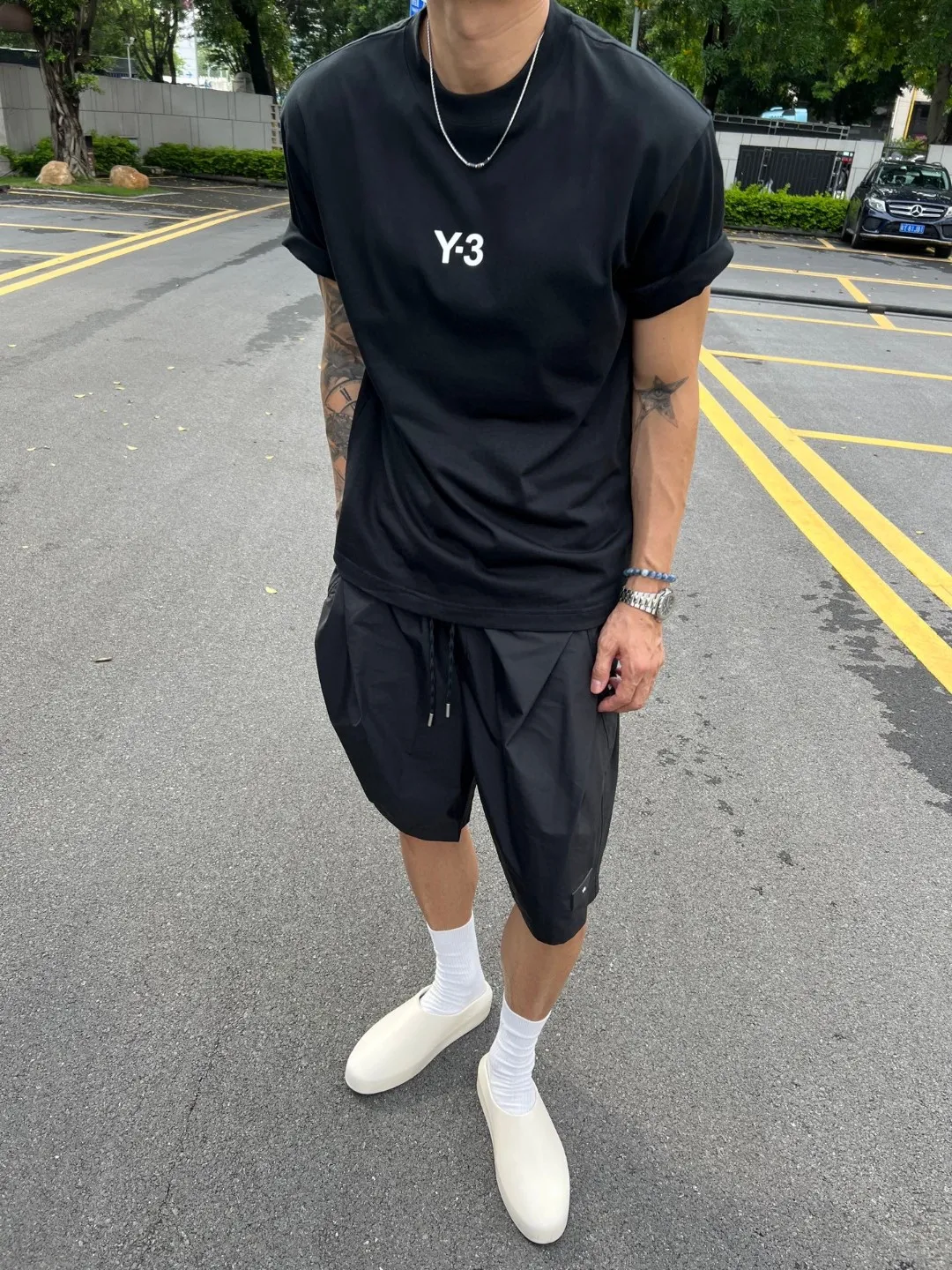 Y 3🌟Summer New Arrival🎽 is made of customized Salona fabric, which is super soft and skin-friendly! High-end logo printing and design embellishments, neat and detailed wiring on the inside, making the upper body fashionable! Premium Versatile model, quality is visible! Sizes: S-XXL Color: black, white
