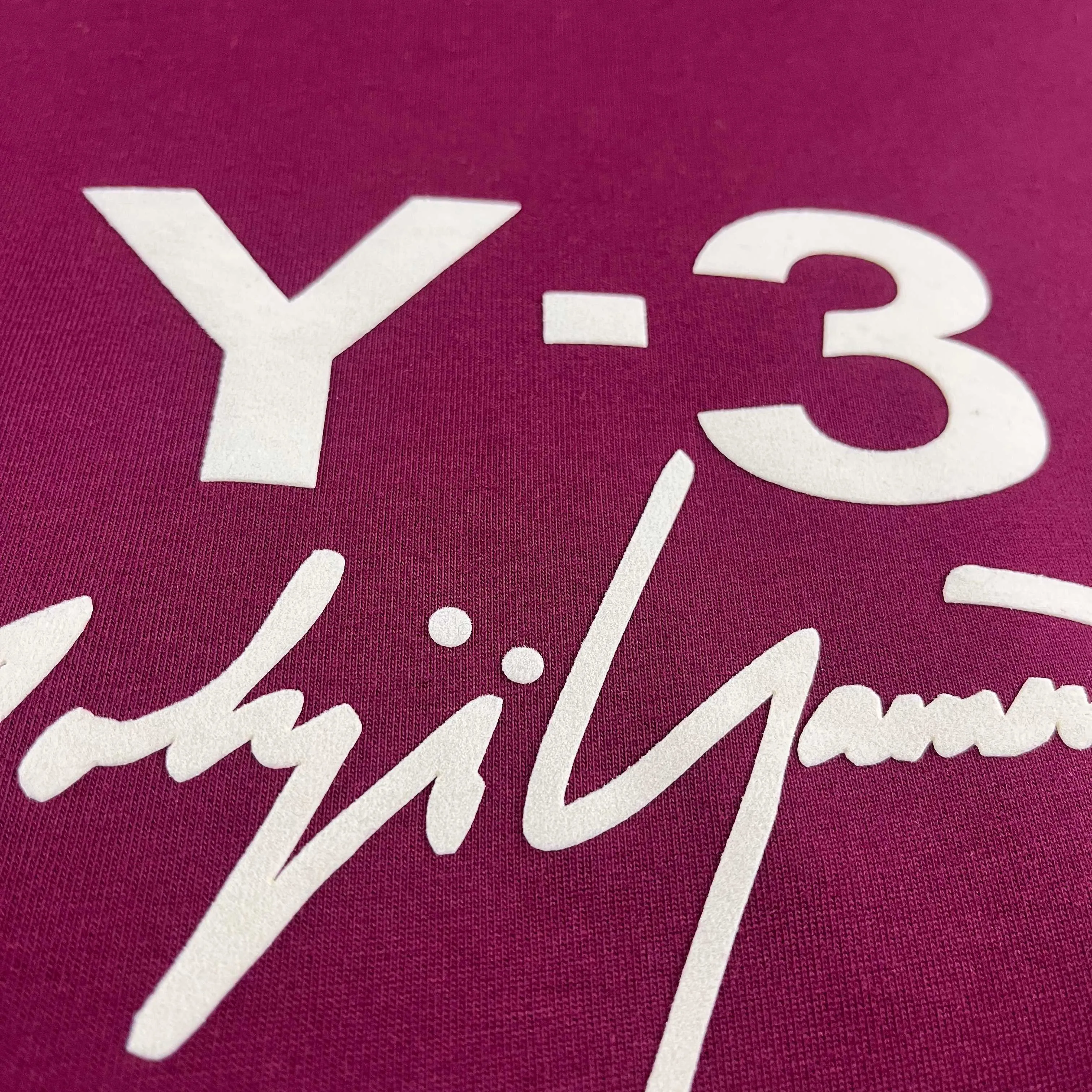 Y 3* * *yoji 2026 spring and summer New Arrival Classic signature letter flocking logo technology Y-3 signature model Double yarn custom plain cotton fabric Short-sleeved T-shirt Men and women Same Style Color: Black White Wine Red Size: S (90-130 pounds) M (120-150 pounds) L (140-165 pounds) XL (160-180 pounds) XXL (180 pounds)