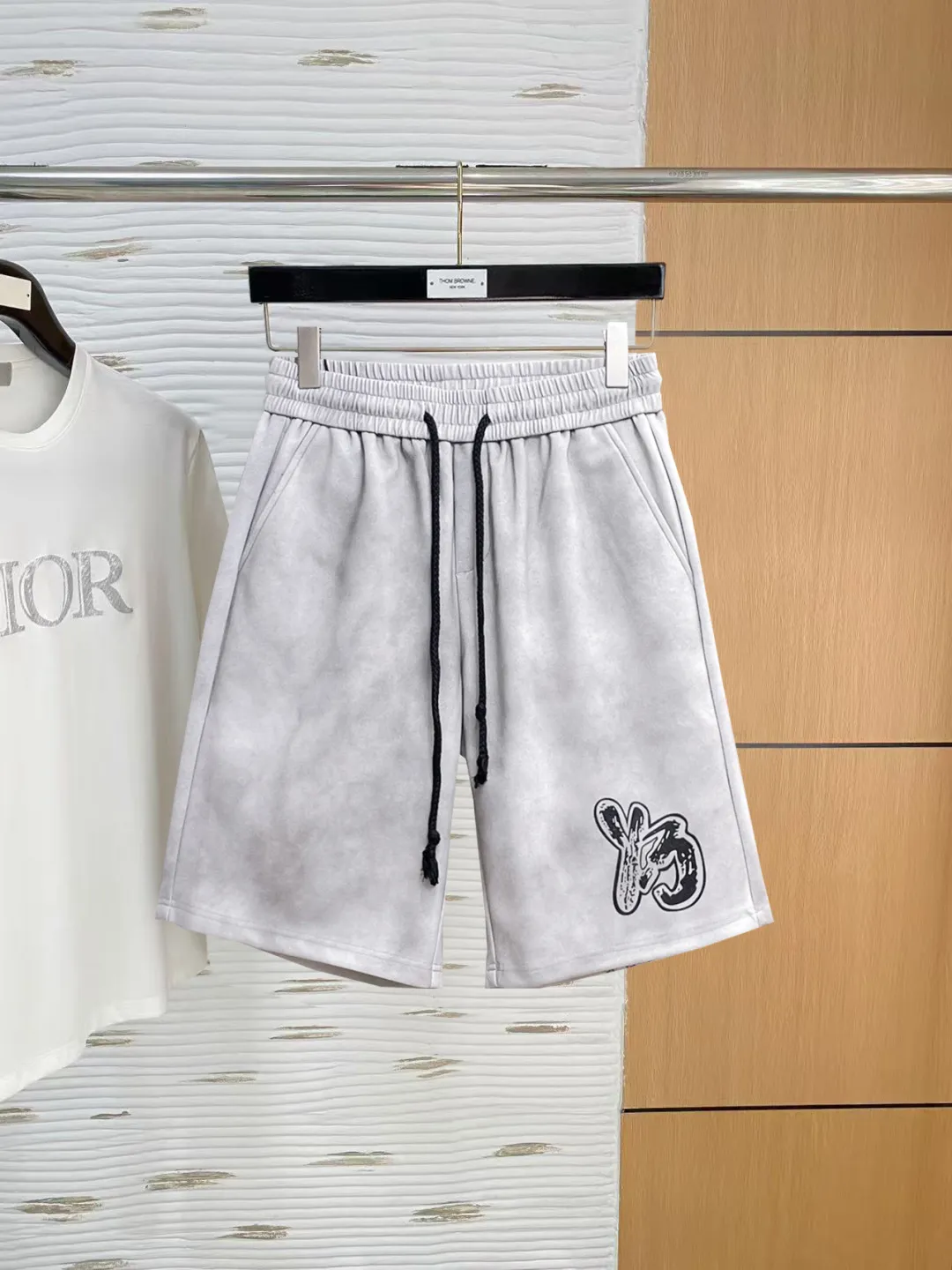 Y 3 Complete three standards 2026 summer New Arrival men's casual shorts, advanced custom-made Breathable fabric Breathable fabric with high elasticity and comfort, impeccable details, top-grade accessories, original logo design concept, delicate and soft feel! The upper body shape is awesome! Size: M-XXXL Please state your height and weight when ordering