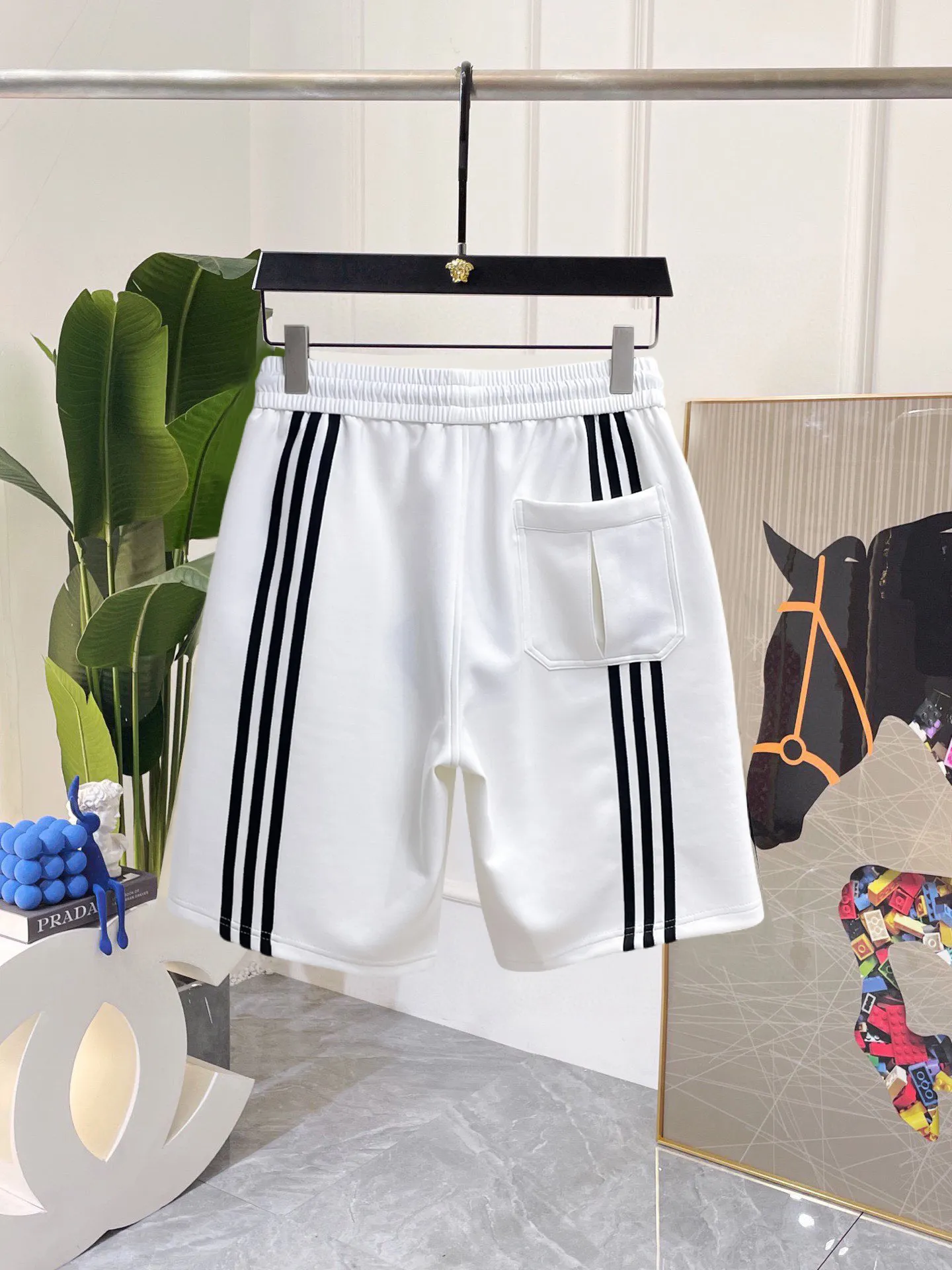 Y 3 Complete three standards 2026 summer New Arrival men's casual shorts, advanced custom-made Breathable fabric Breathable fabric with high elasticity and comfort, impeccable details, top-grade accessories, original logo design concept, delicate and soft feel! The upper body fit is awesome! Size: M-XXXL Please state your height and weight when ordering