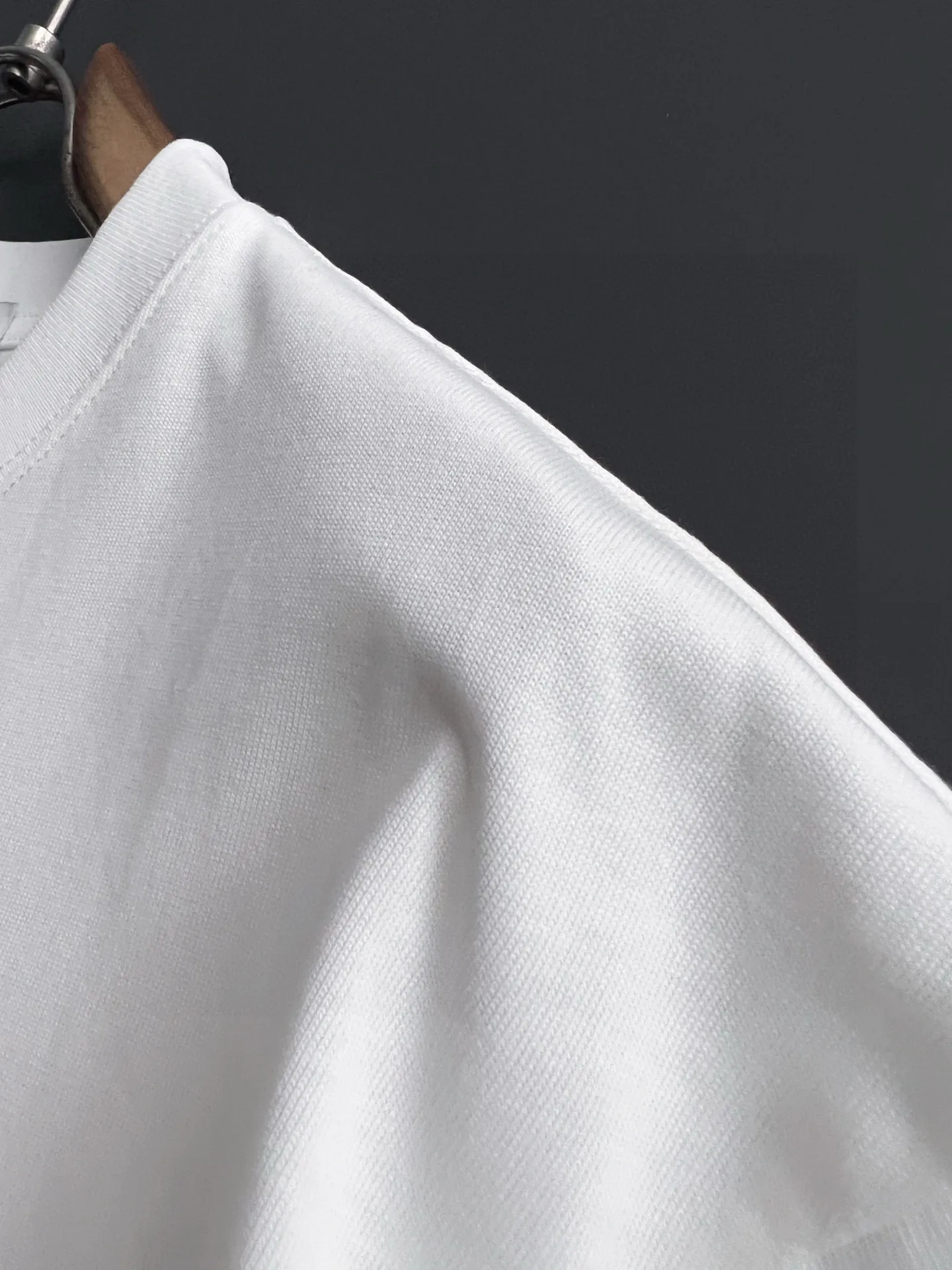 Style Y 3* latest exclusive Hot Sale】Heavy grams pure cotton double yarn) Hot Sale In Stock Four Seasons Series short-sleeved, simple basic wardrobe artifact, casual Versatile must-have style) first-class workmanship and texture, two colors recommended: White, Black,) slightly loose version M-3XL.