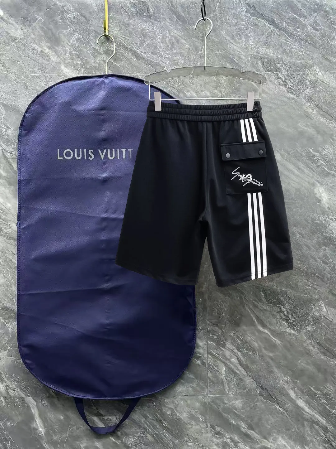 Y 3 Complete three standards 2026 summer New Arrival men's casual shorts, advanced custom-made Breathable fabric Breathable fabric with high elasticity and comfort, impeccable details, top-grade accessories, original logo design concept, delicate and soft feel! The upper body fit is awesome! Size: M-XXXL Please state your height and weight when ordering