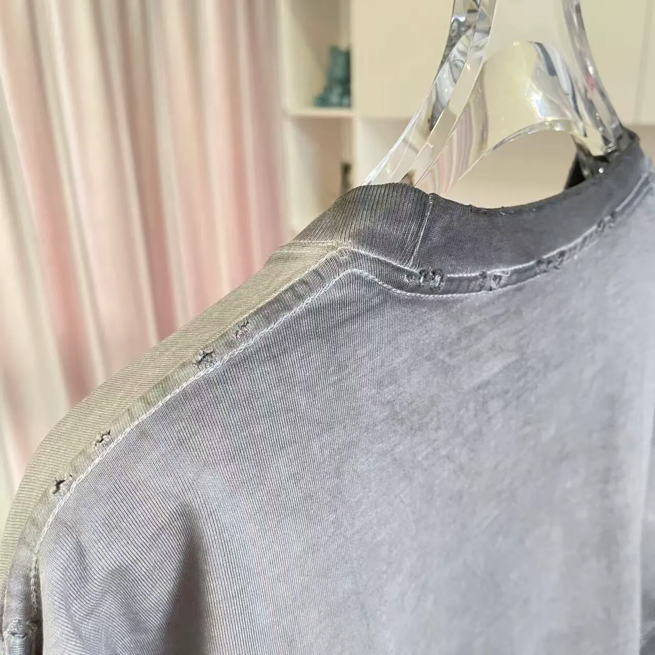 Y-3 2026 Summer New Arrival Washed, distressed, personalized letter logo short-sleeved T-shirt, customized fabric g Men and women Same Style Size: S M L XL XXL Five sizes Color: Black White Apricot Gray Gray