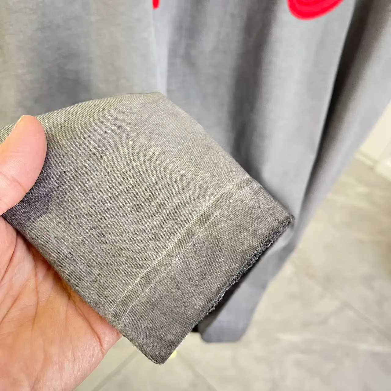 Y-3 2026 Summer New Arrival Washed, distressed, personalized letter logo short-sleeved T-shirt, customized fabric g Men and women Same Style Size: S M L XL XXL Five sizes Color: Black White Apricot Gray Gray