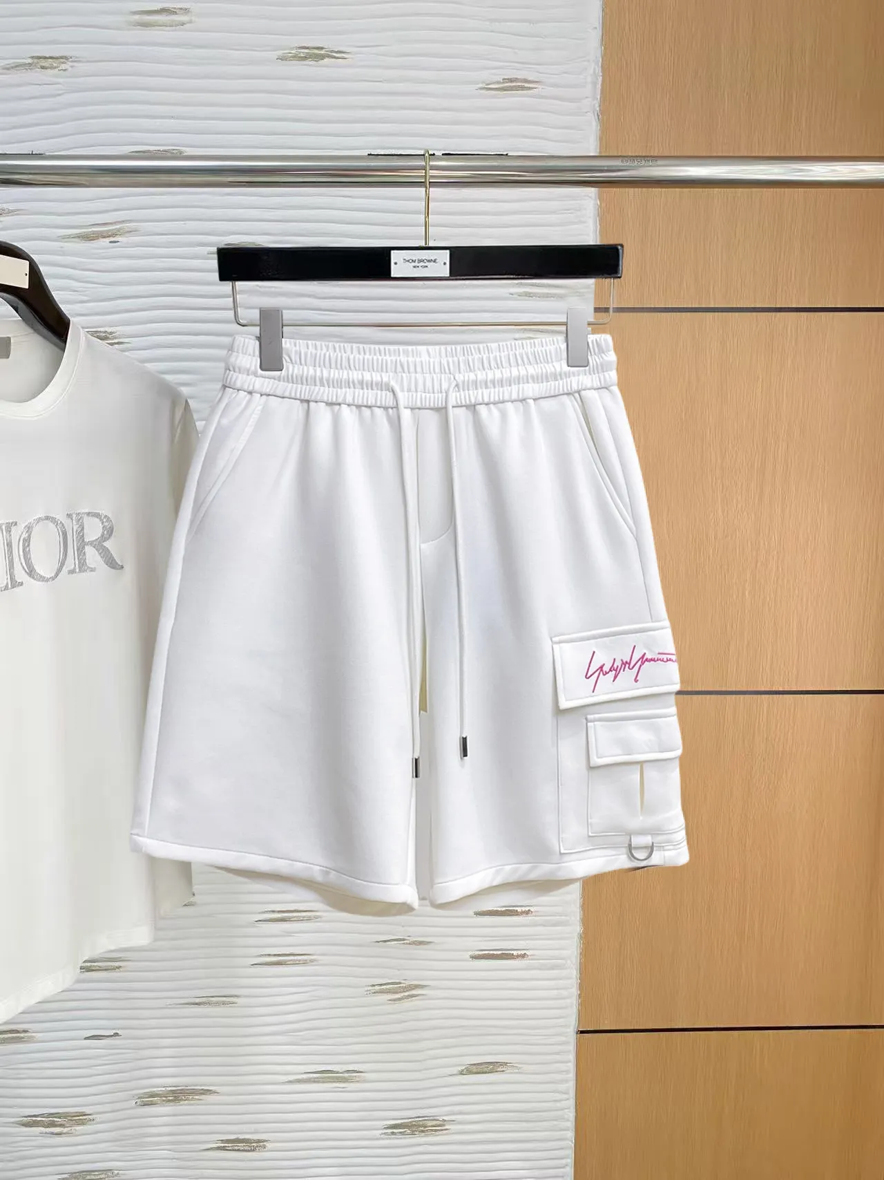 Y 3 Complete three standards 2026 summer New Arrival men's casual shorts, advanced custom-made Breathable fabric Breathable fabric with high elasticity and comfort, impeccable details, top-grade accessories, original logo design concept, delicate and soft feel! The upper body fit is awesome! Size: M-XXXL Please state your height and weight when ordering