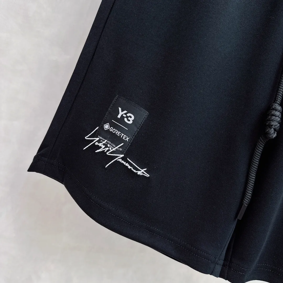 Y 3 Complete three standards 2026 summer New Arrival men's casual shorts, advanced custom-made Breathable fabric Breathable fabric with high elasticity and comfort, impeccable details, top-grade accessories, original logo design concept, delicate and soft feel! The upper body fit is awesome! Size：M-XXXL