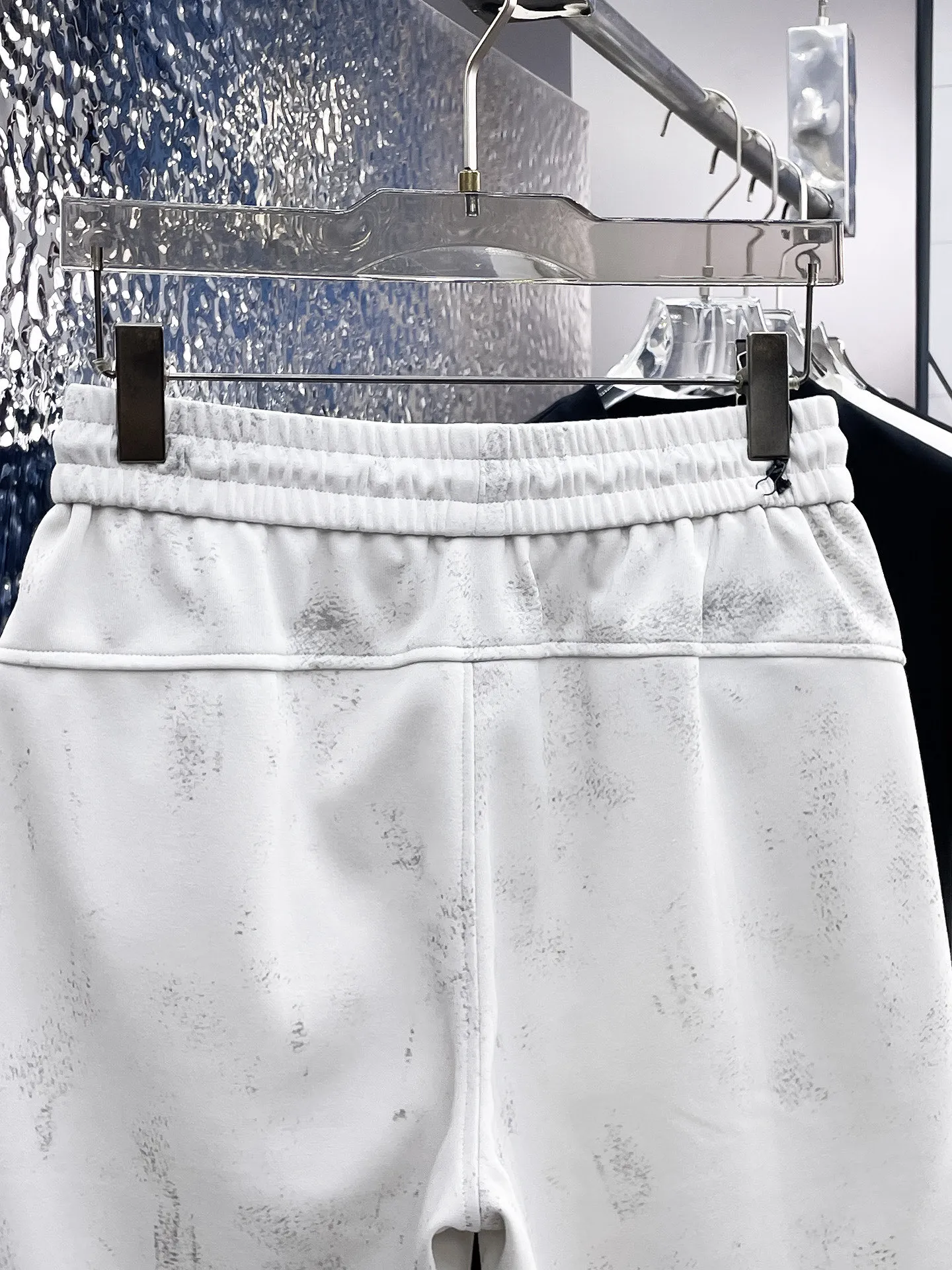 Y 3 Complete three standards 2026 summer New Arrival men's casual shorts, advanced custom-made Breathable fabric Breathable fabric with high elasticity and comfort, impeccable details, top-grade accessories, original logo design concept, delicate and soft feel! The upper body fit is awesome! Size: M-XXXL Please state your height and weight when ordering
