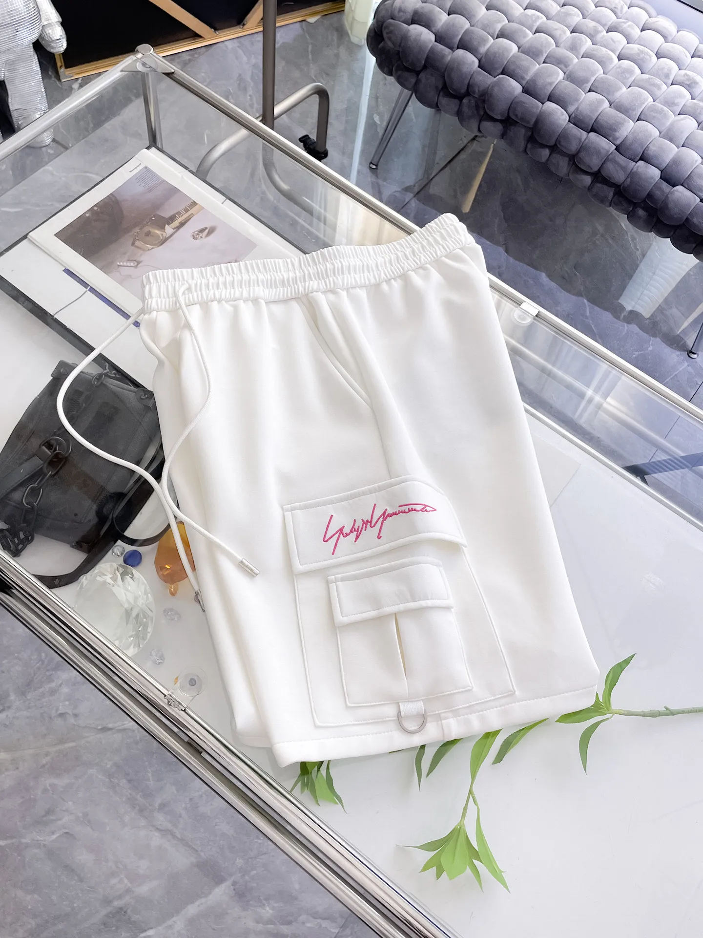 Y 3 Complete three standards 2026 summer New Arrival men's casual shorts, advanced custom-made Breathable fabric Breathable fabric with high elasticity and comfort, impeccable details, top-grade accessories, original logo design concept, delicate and soft feel! The upper body fit is awesome! Size: M-XXXL Please state your height and weight when ordering