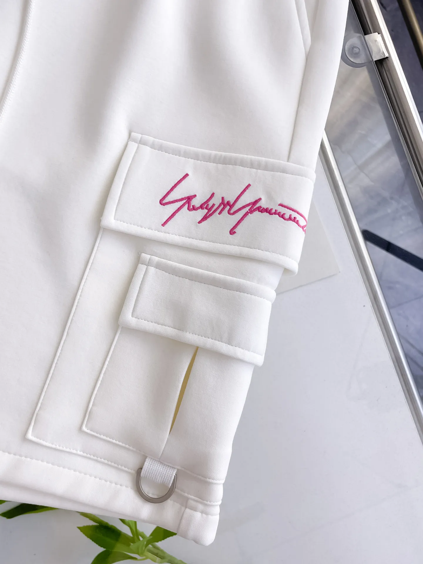 Y 3 Complete three standards 2026 summer New Arrival men's casual shorts, advanced custom-made Breathable fabric Breathable fabric with high elasticity and comfort, impeccable details, top-grade accessories, original logo design concept, delicate and soft feel! The upper body fit is awesome! Size: M-XXXL Please state your height and weight when ordering