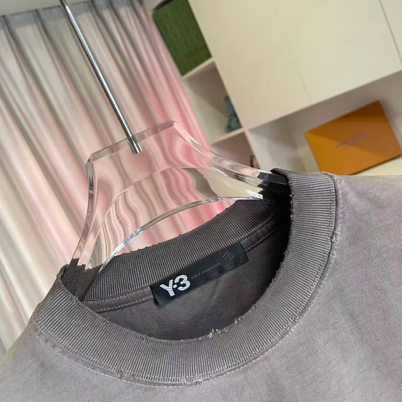 Y-3 2026 Summer New Arrival Washed, distressed, personalized letter logo print, short-sleeved T-shirt, customized fabric g Men and women Same Style Size: S M L XL XXL Five sizes Color: White Brown Purple Gray