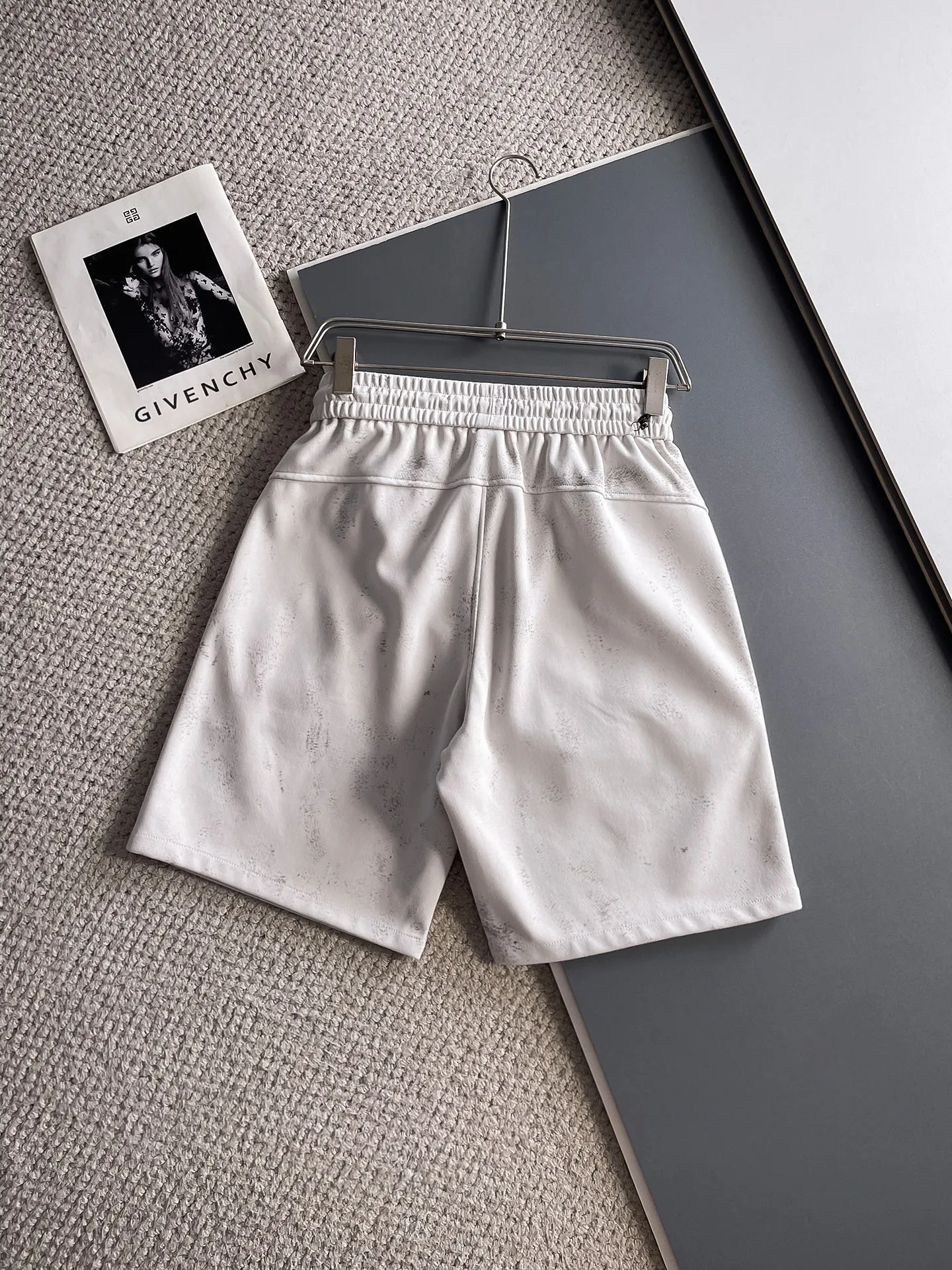Y 3 Complete three standards 2025 summer New Arrival men's casual shorts, advanced custom-made Breathable fabric Breathable fabric with high stretch and comfort, impeccable details, top-grade accessories, original logo design concept, delicate and soft feel! The upper body fit is awesome! Size: M-XXXL Please state your height and weight when ordering