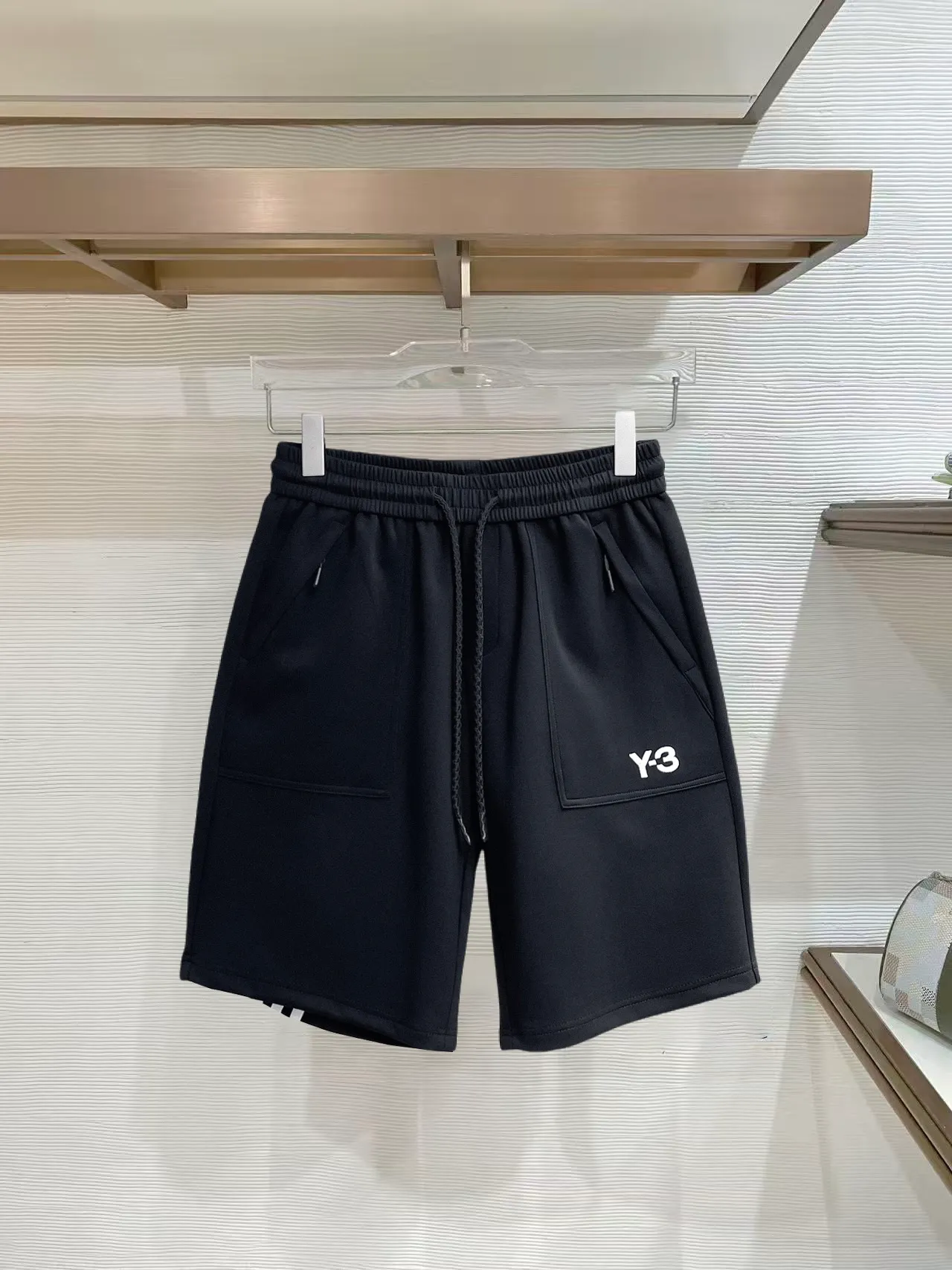 Y 3 Complete three standards 2026 summer New Arrival men's casual shorts, advanced custom-made Breathable fabric Breathable fabric with high elasticity and comfort, impeccable details, top-grade accessories, original logo design concept, delicate and soft feel! The upper body fit is awesome! Size: M-XXXL Please state your height and weight when ordering