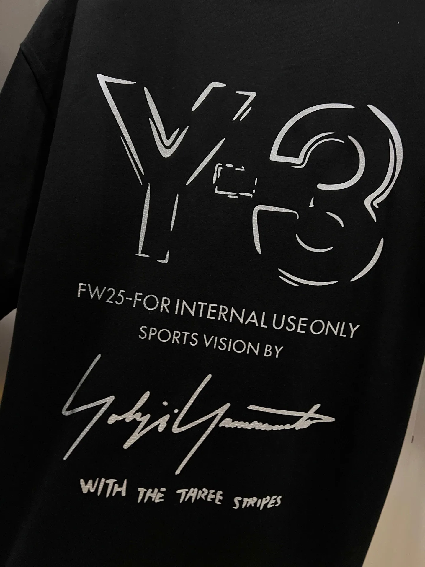 Y 3*Yamamoto*Yoji 2026 Spring and Summer New Arrival Simple signature letter three-dimensional craftsmanship Y-3 Customized double yarn plain cotton fabric Short-sleeved T-shirt Men and women Same Style Loose version Size S M L XL XXL Five codes Black White