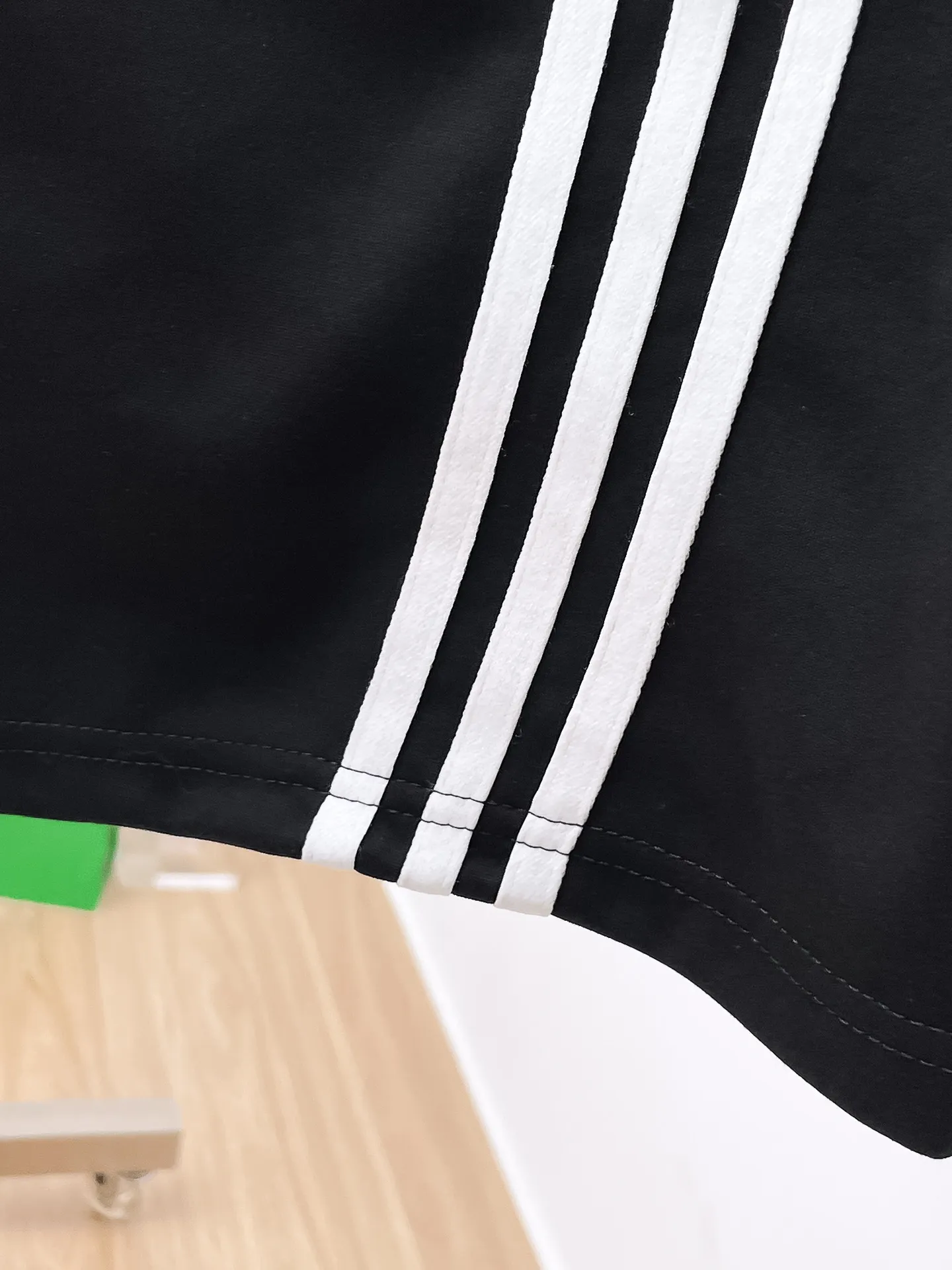 Y 3 Complete three standards 2026 summer New Arrival men's casual shorts, advanced custom-made Breathable fabric Breathable fabric with high elasticity and comfort, impeccable details, top-grade accessories, original logo design concept, delicate and soft feel! The upper body fit is awesome! Size: M-XXXL Please state your height and weight when ordering