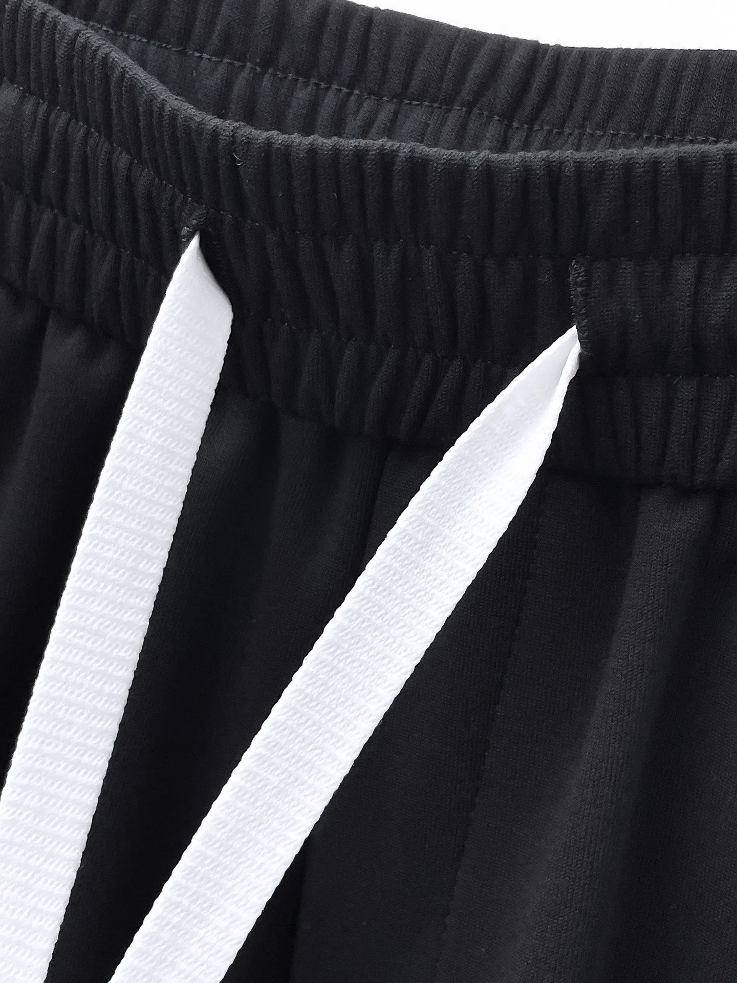 Y 3 Complete three standards 2026 summer New Arrival men's casual shorts, advanced custom-made Breathable fabric Breathable fabric with high elasticity and comfort, impeccable details, top-grade accessories, original logo design concept, delicate and soft feel! The upper body fit is awesome! Size: M-XXXL Please state your height and weight when ordering