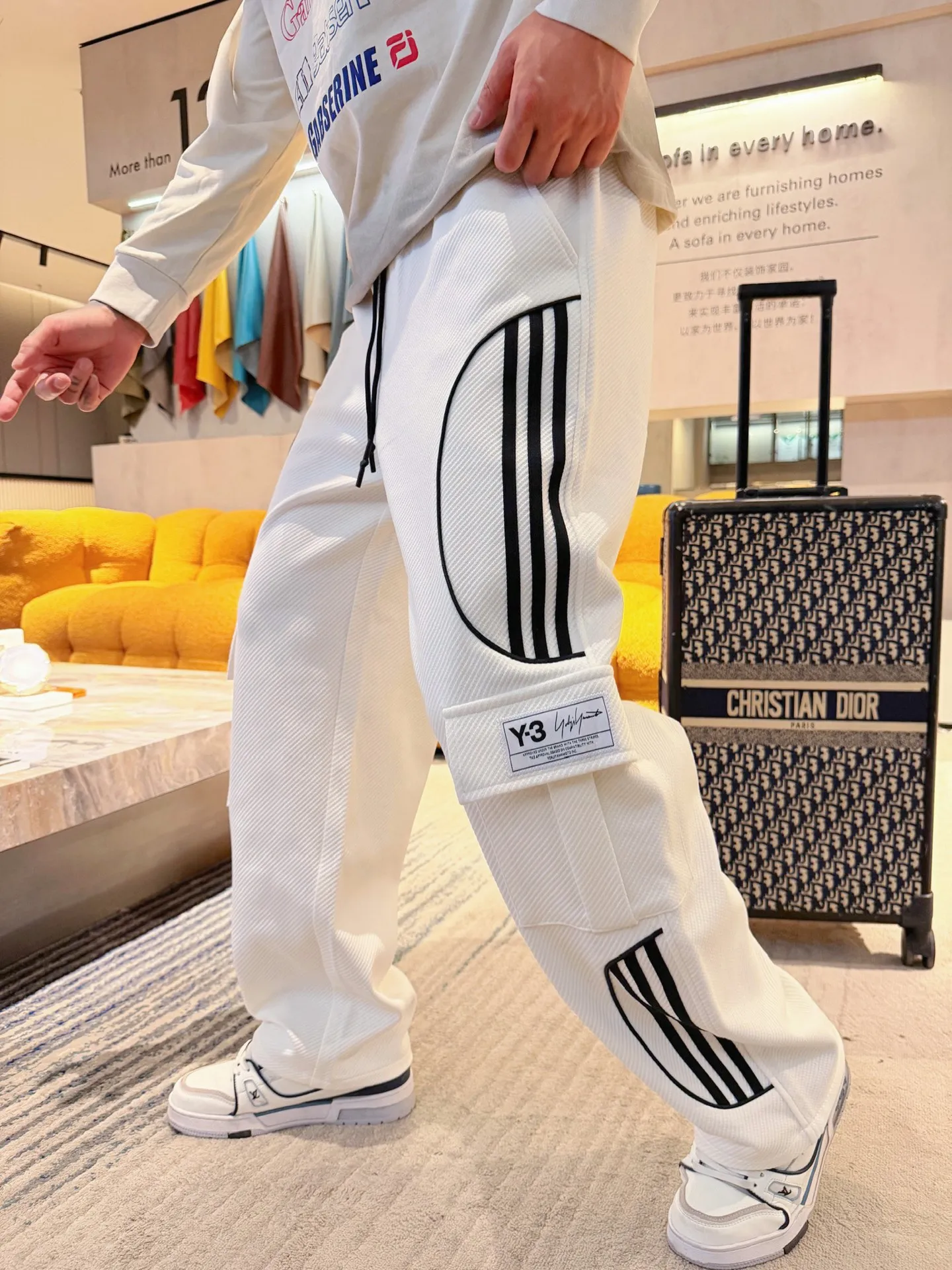 Y 3 [Higher version] The latest products for autumn and winter 2026, available at the counter simultaneously, original goods, fashionable casual trousers and casual pants, using imported original fabrics, top-grade embroidery 🪡 craft letter pattern logo, original hardware accessories decoration, simple yet fashionable, fashionable and handsome upper body, Sizes: M-3XL