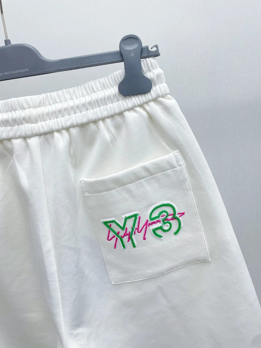Y 3 Yohji Yamamoto 2026 Spring and Summer New Arrival signature ✍️ letter brand LOGO casual shorts DDD official website for sale simultaneously. Brand Classic LOGO casual pants, customized fabrics, excellent comfort and strong touch. Highly recognisable, perfect appearance and craftsmanship. Size:M-3XL