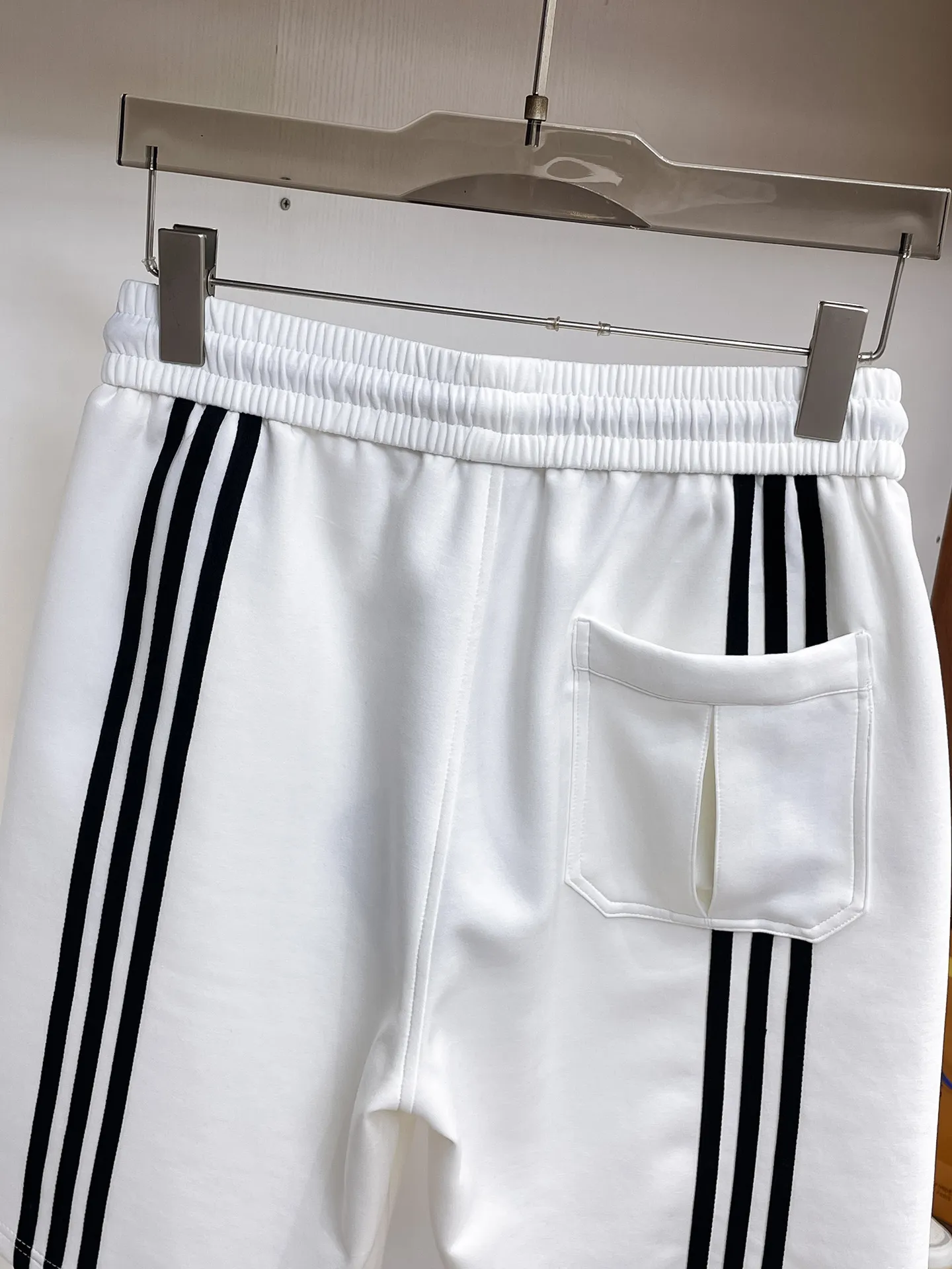 Y 3 Complete three standards 2026 summer New Arrival men's casual shorts, advanced custom-made Breathable fabric Breathable fabric with high elasticity and comfort, impeccable details, top-grade accessories, original logo design concept, delicate and soft feel! The upper body fit is awesome! Size: M-XXXL Please state your height and weight when ordering