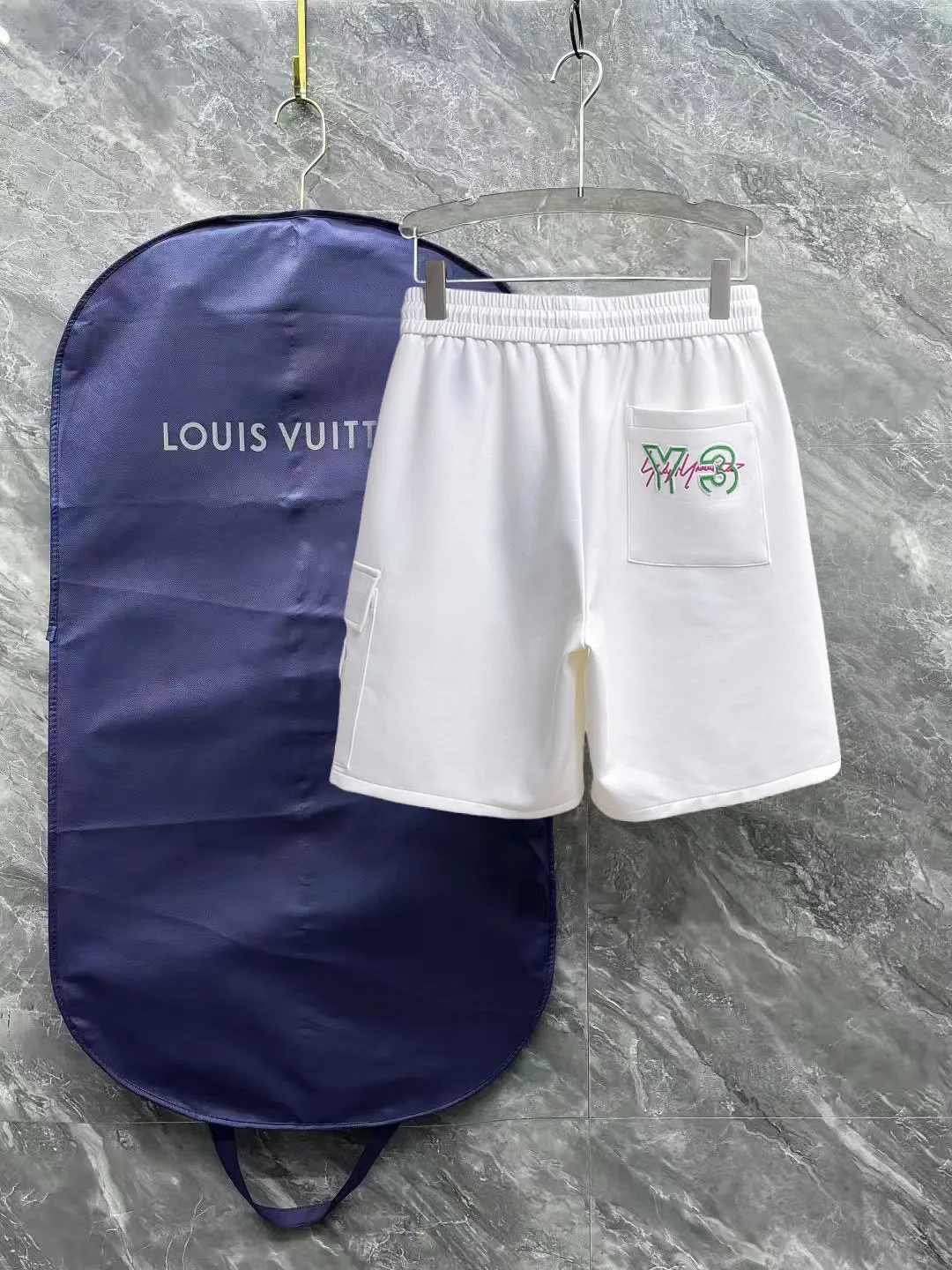 Y 3 Complete three standards 2026 summer New Arrival men's casual shorts, advanced custom-made Breathable fabric Breathable fabric with high elasticity and comfort, impeccable details, top-grade accessories, original logo design concept, delicate and soft feel! The upper body fit is awesome! Size: M-XXXL Please state your height and weight when ordering
