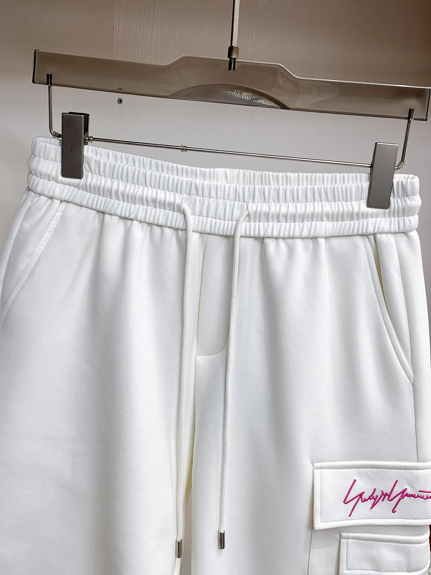 Y 3 Complete three standards 2026 summer New Arrival men's casual shorts, advanced custom-made Breathable fabric Breathable fabric with high elasticity and comfort, impeccable details, top-grade accessories, original logo design concept, delicate and soft feel! The upper body fit is awesome! Size: M-XXXL Please state your height and weight when ordering