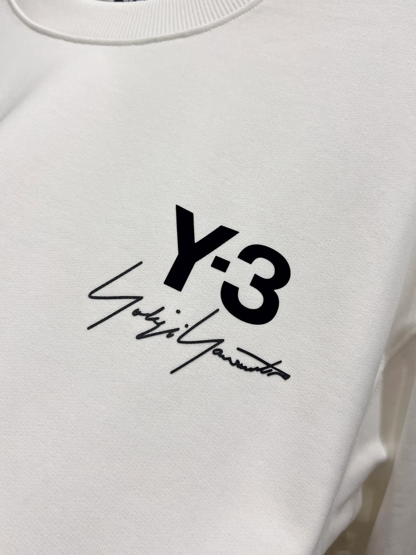 Y 3*Yamamoto*Yoji 2026 Autumn and Winter New Arrival round neck long-sleeved sweatshirt, simple signature letter three-dimensional flocking three-dimensional technology Y-3 customized double yarn plain cotton fabric Premium version! Same Style for Men and Women Loose Version Size S M L XL XXL Five Sizes Black White