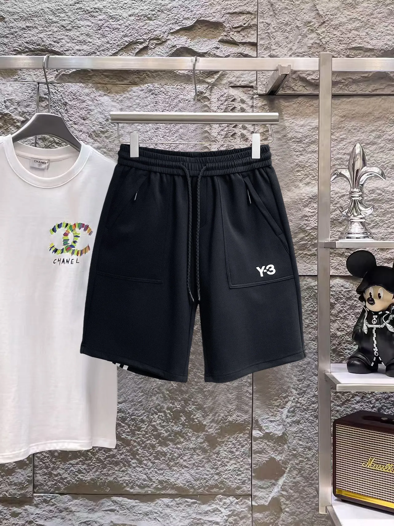 Y 3 Complete three standards 2026 summer New Arrival men's casual shorts, advanced custom-made Breathable fabric Breathable fabric with high elasticity and comfort, impeccable details, top-grade accessories, original logo design concept, delicate and soft feel! The upper body fit is awesome! Size: M-XXXL Please state your height and weight when ordering