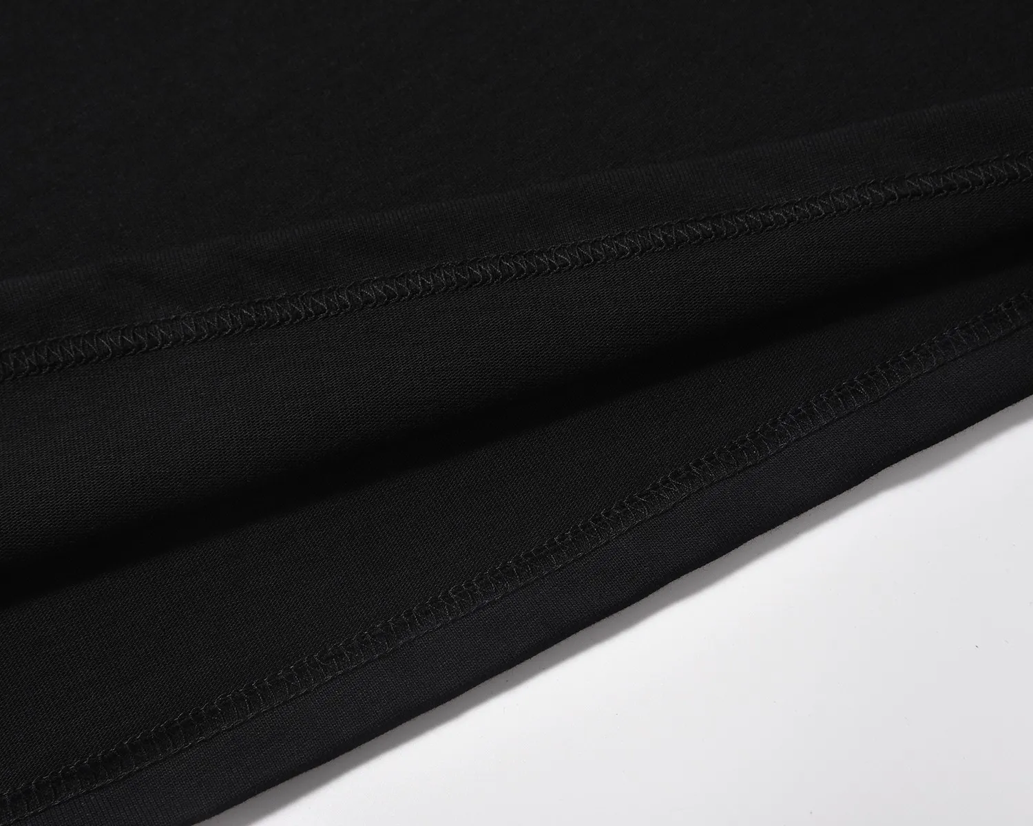 "High Quality" Y 3 Yohji Yamamoto Official Same Style Short-sleeved T-shirt 2024 Spring and Summer New Arrival Heavy Industry Printing Original Imported Customized Gram Pure Cotton High-density threaded vat-dyed fabric Loose fit super Versatile Very suitable for both men and women A must-have Color: Black White Sizes: S M L XL XXL