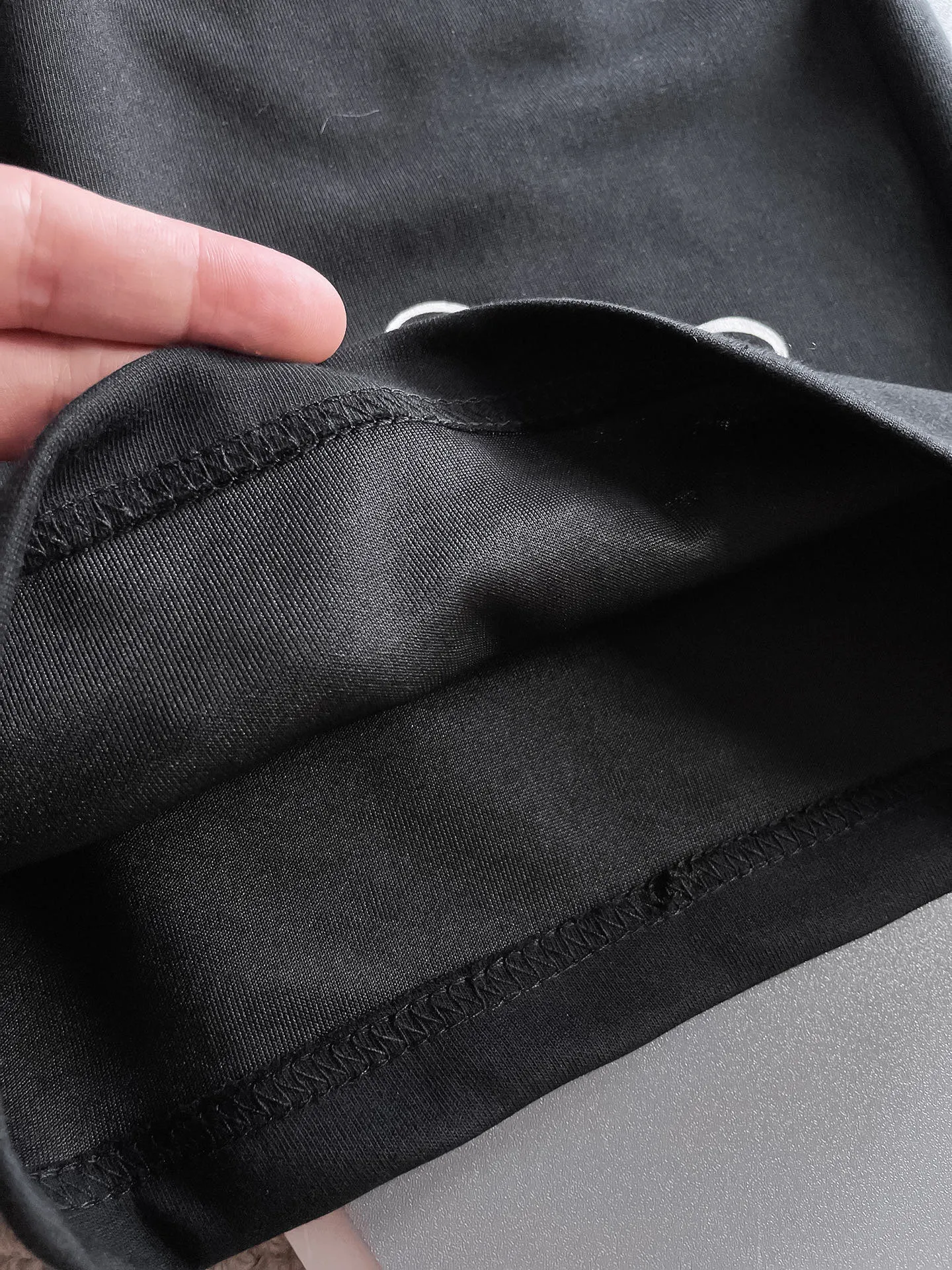 Y 3 Complete three standards 2025 summer New Arrival men's casual shorts, advanced custom-made Breathable fabric Breathable fabric with high stretch and comfort, impeccable details, top-grade accessories, original logo design concept, delicate and soft feel! The upper body fit is awesome! Size: M-XXXL Please state your height and weight when ordering