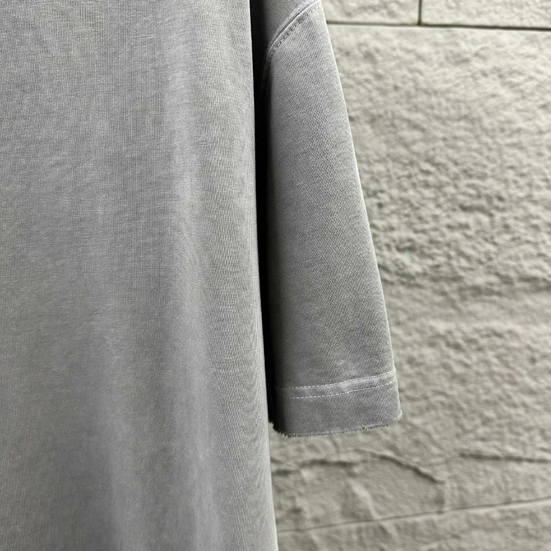 Y 3* Yamamoto Yo*ji 2026 Spring and Summer New Arrival Heavy-duty worn washed style with distressed letters three-dimensional flocking technology Customized pure cotton fabric Short-sleeved T-shirt Men and women Same Style Color: Washed gray Washed purple Washed black Washed pink Size: S size (100-140 catties) M size (130-160 catties) L size (150-175 catties) XL size (160-185 pounds) XXL (180 pounds)