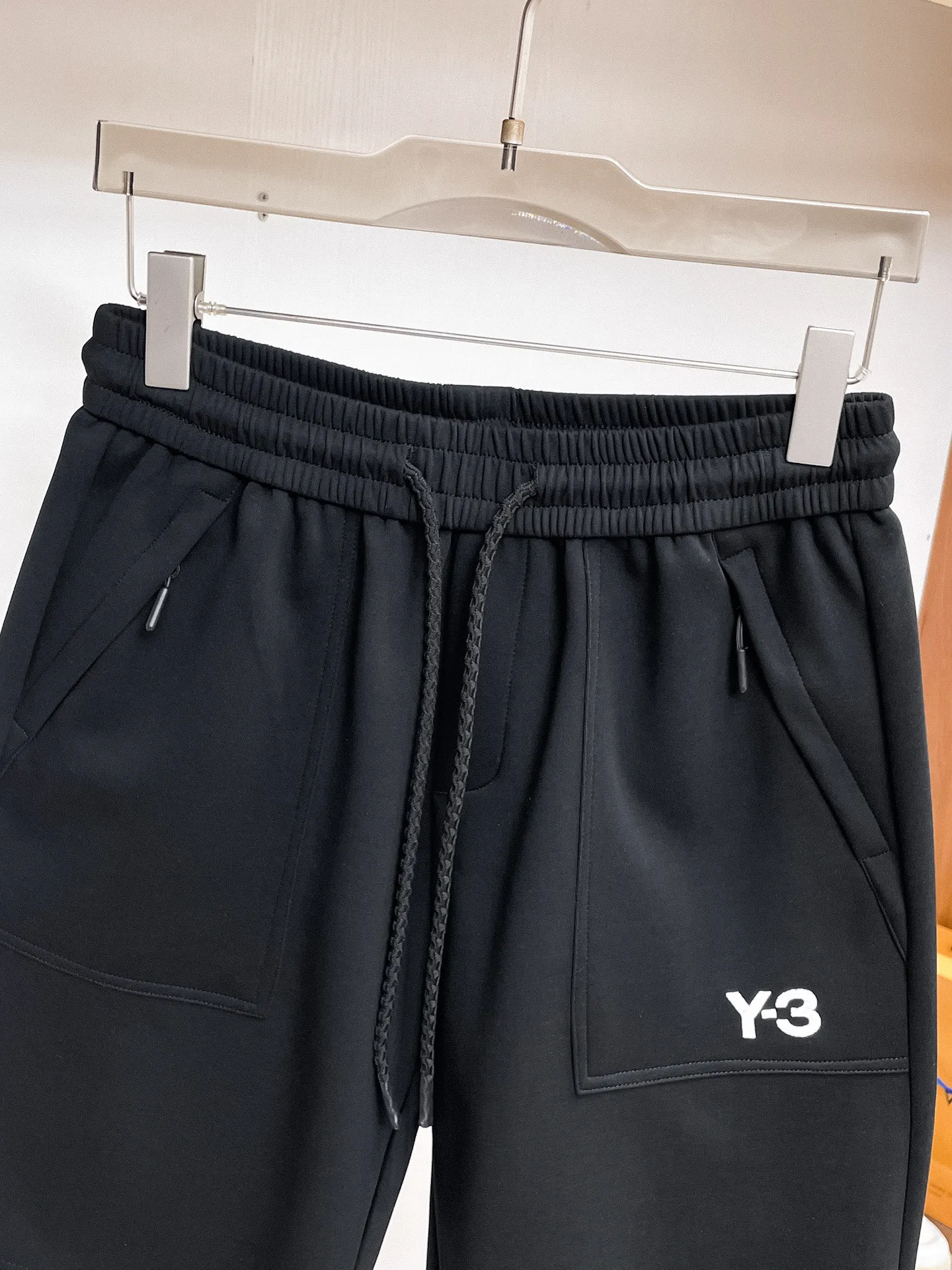 Y 3 Complete three standards 2026 summer New Arrival men's casual shorts, advanced custom-made Breathable fabric Breathable fabric with high elasticity and comfort, impeccable details, top-grade accessories, original logo design concept, delicate and soft feel! The upper body fit is awesome! Size: M-XXXL Please state your height and weight when ordering