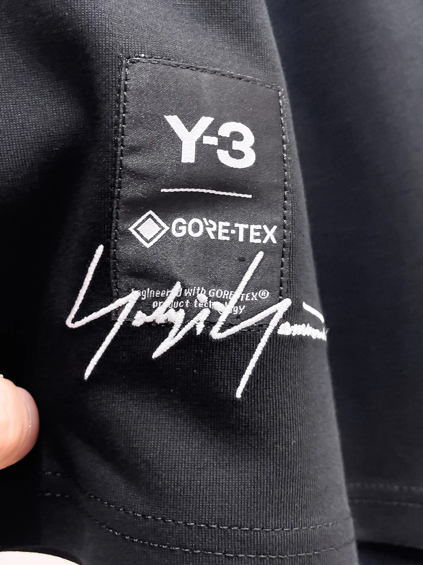 Y 3 Complete three standards 2026 summer New Arrival men's casual shorts, advanced custom-made Breathable fabric Breathable fabric with high elasticity and comfort, impeccable details, top-grade accessories, original logo design concept, delicate and soft feel! The upper body fit is awesome! Size: M-XXXL Please state your height and weight when ordering