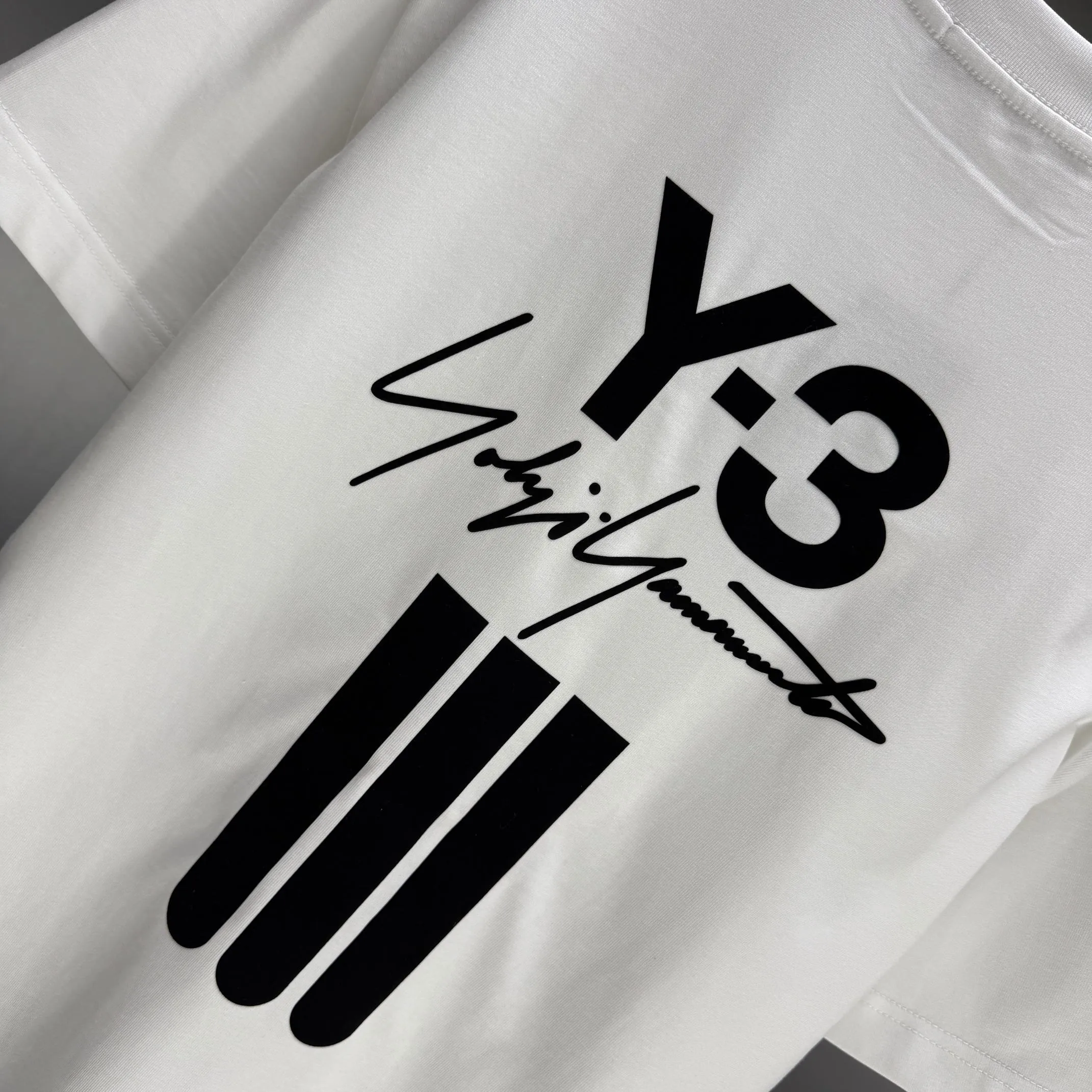 Y 3 Yohji Yamamoto 2026 Spring and Summer New Arrival short-sleeved T-shirt Customized pure cotton letter logo flocking Color: Black White Color Sizes: S M L XL XXL