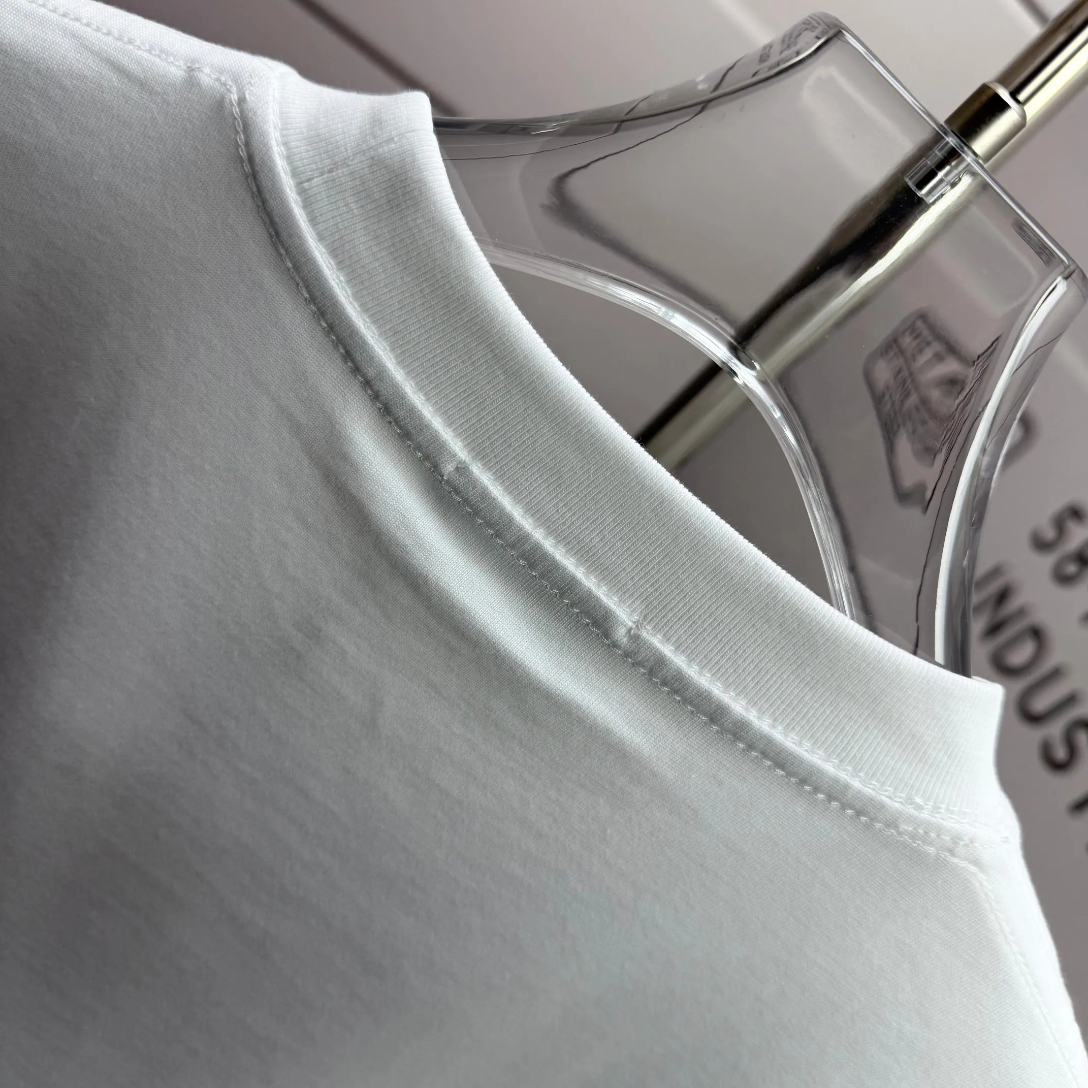 # 90 Y 3*Yamamoto*Yoji 2026 Spring and Summer New Arrival Simple signature letter thick plate silicone three-dimensional technology Y-3 Customized double yarn plain cotton fabric Short-sleeved T-shirt Men and women Same Style Color: Black White Size: S (90-130 pounds) M (120-150 pounds) L (140-165 pounds) XL (160-180 pounds) XXL (180 pounds)