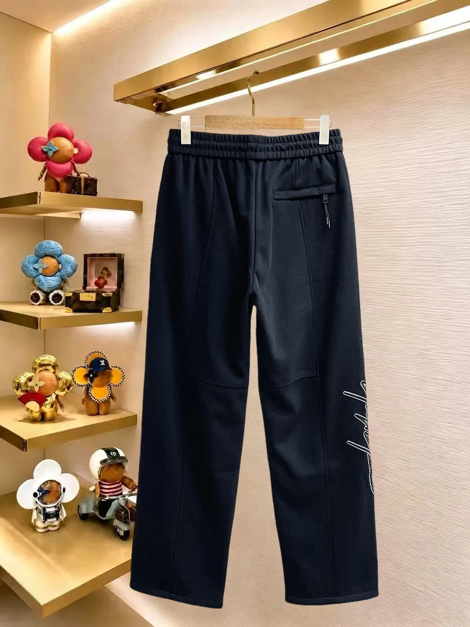 Y 3 [Higher version] The latest products for autumn and winter 2026, available at the counter simultaneously, original goods, fashionable casual trousers and casual pants, using imported original fabrics, top-grade embroidery 🪡 craft letter pattern logo, original hardware accessories decoration, simple yet fashionable, fashionable and handsome upper body, Sizes: M-3XL
