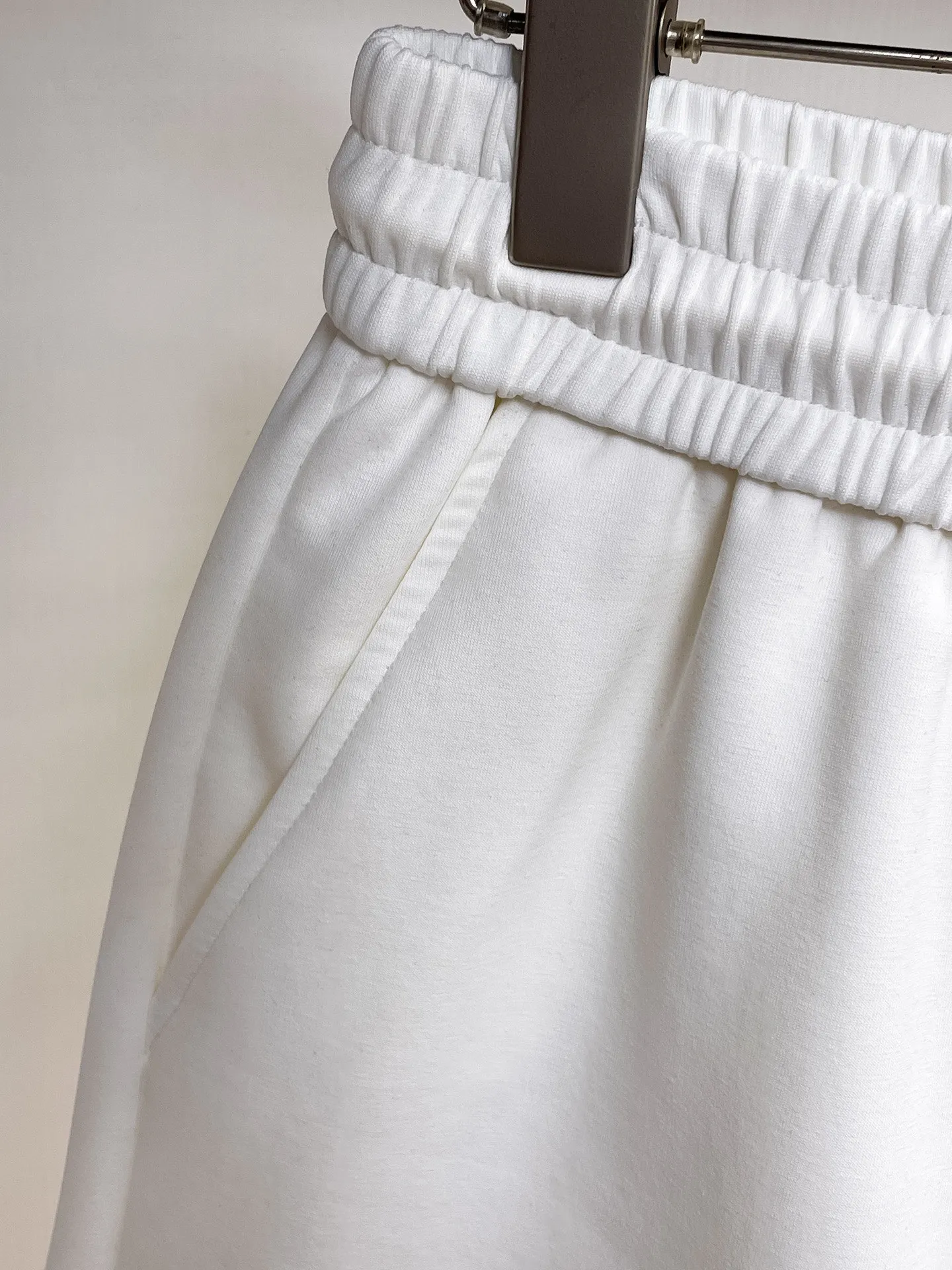 Y 3 Complete three standards 2026 summer New Arrival men's casual shorts, advanced custom-made Breathable fabric Breathable fabric with high elasticity and comfort, impeccable details, top-grade accessories, original logo design concept, delicate and soft feel! The upper body shape is awesome! Size: M-XXXL Please state your height and weight when ordering
