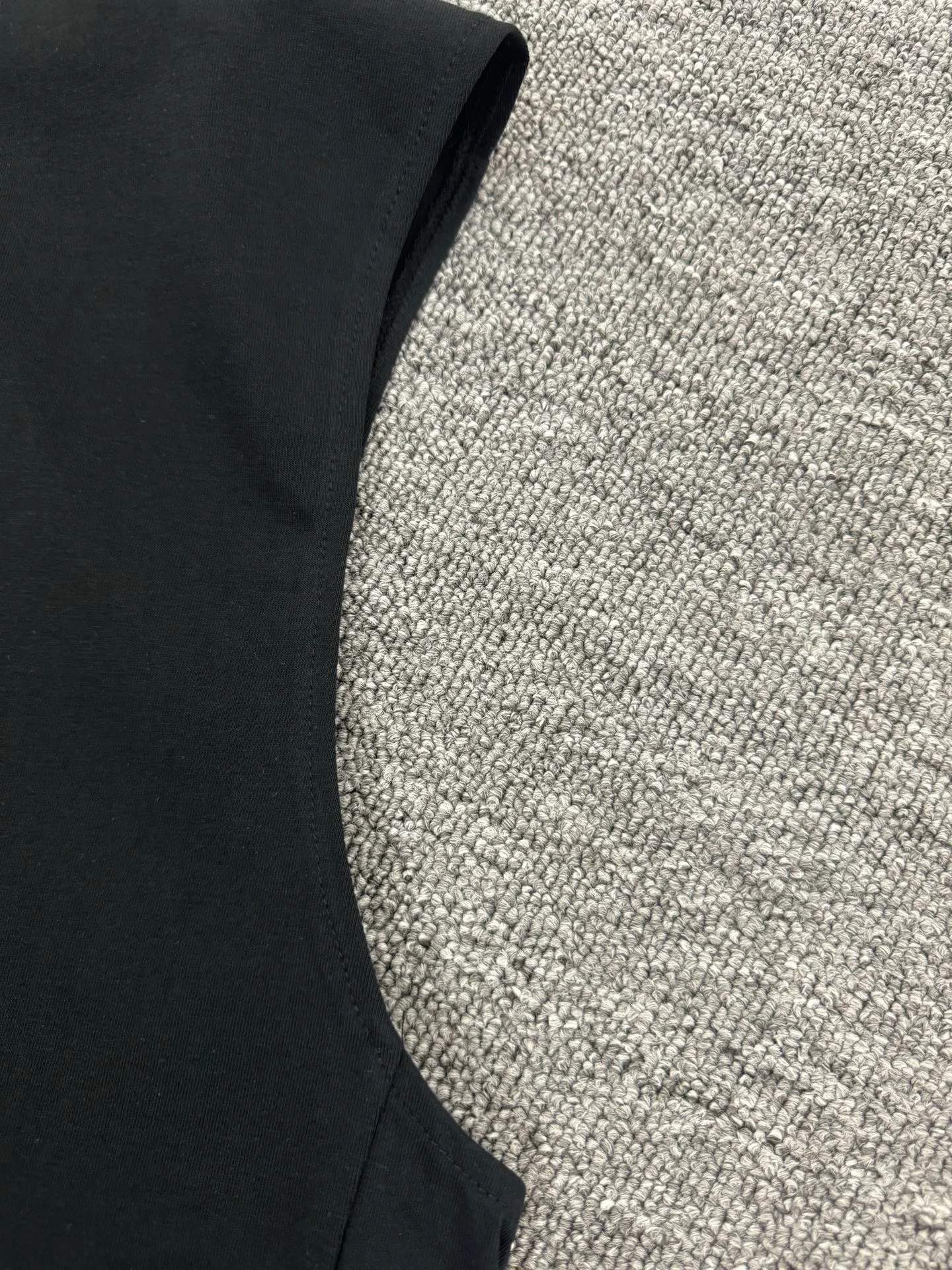 Y-3*Yoji Yamamoto Heavyweight pure cotton T-shirt with loose fit, splicing logo design, spring and summer New Arrival round neck fashionable sleeveless vest, comfortable against the skin, durable and easy to wear, meticulous original craftsmanship, a must-have for casual Versatile Colors: White Black Sizes: S M L XL XXL