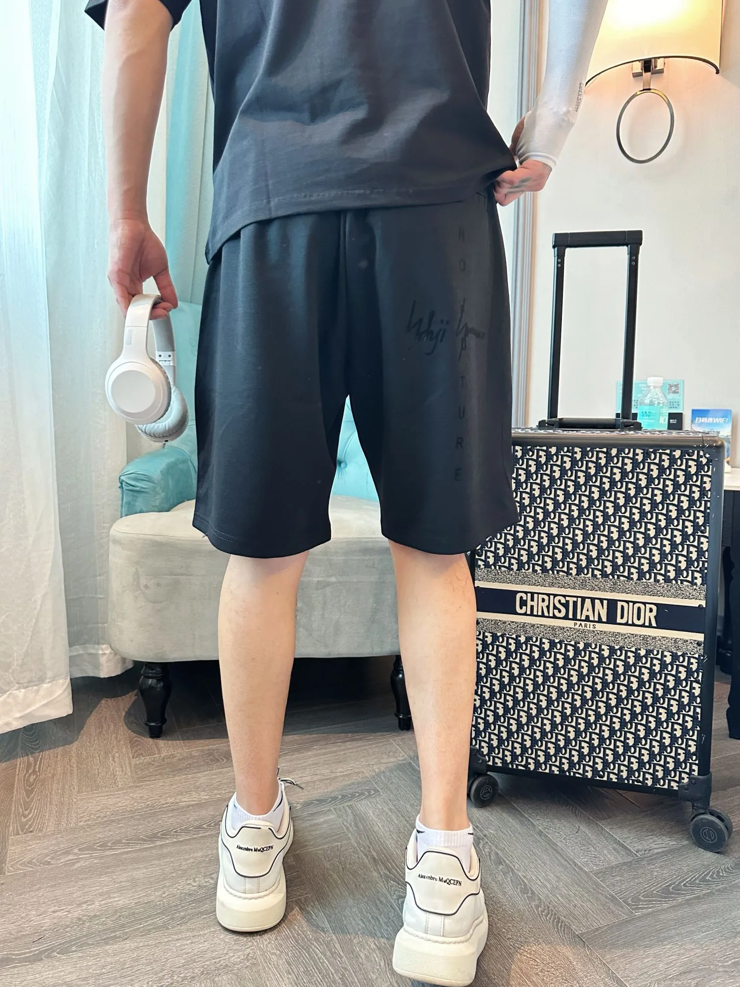 Y 3 Complete three standards 2026 summer New Arrival men's casual shorts, advanced custom-made Breathable fabric Breathable fabric with high elasticity and comfort, impeccable details, top-grade accessories, original logo design concept, delicate and soft feel! The upper body fit is awesome! Size: M-XXXL Please state your height and weight when ordering