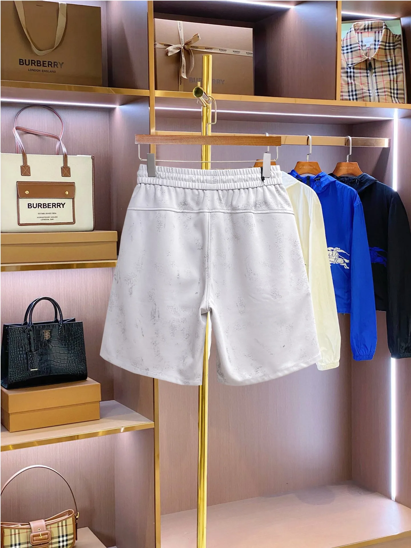 Y 3 Complete three standards 2026 summer New Arrival men's casual shorts, advanced custom-made Breathable fabric Breathable fabric with high elasticity and comfort, impeccable details, top-grade accessories, original logo design concept, delicate and soft feel! The upper body fit is awesome! Size: M-XXXL Please state your height and weight when ordering