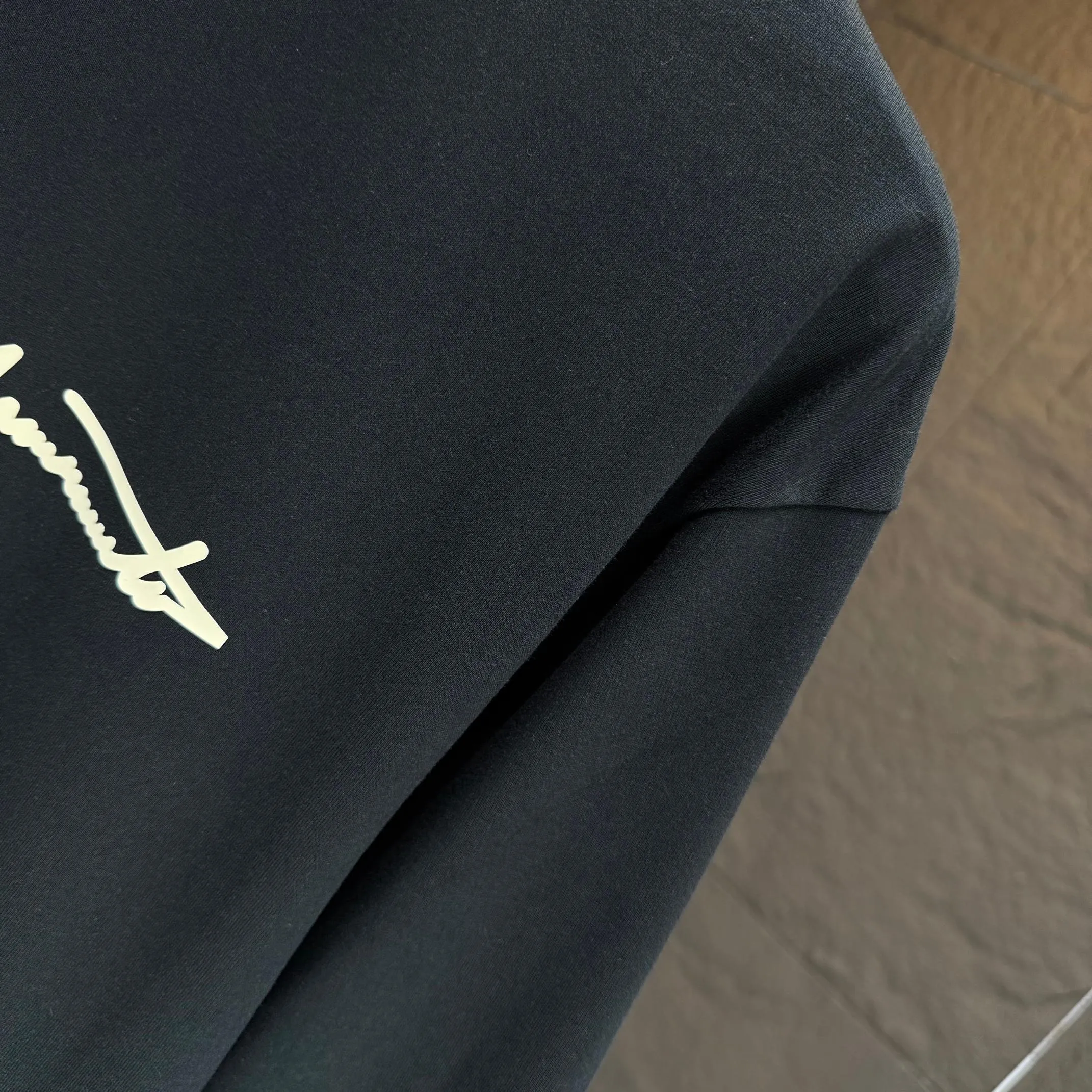 Y 3 Yohji Yamamoto 2025 Autumn and Winter New Arrival thick long-sleeved T-shirt Gram pure cotton letter logo signature three-dimensional silicone Color: Black White Angora Red Sizes: S M L XL