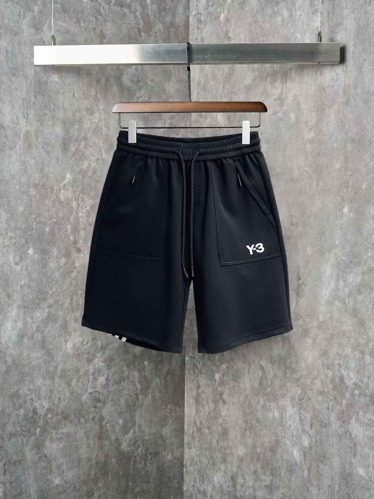 Y 3 Complete three standards 2026 summer New Arrival men's casual shorts, advanced custom-made Breathable fabric Breathable fabric with high elasticity and comfort, impeccable details, top-grade accessories, original logo design concept, delicate and soft feel! The upper body fit is awesome! Size: M-XXXL Please state your height and weight when ordering