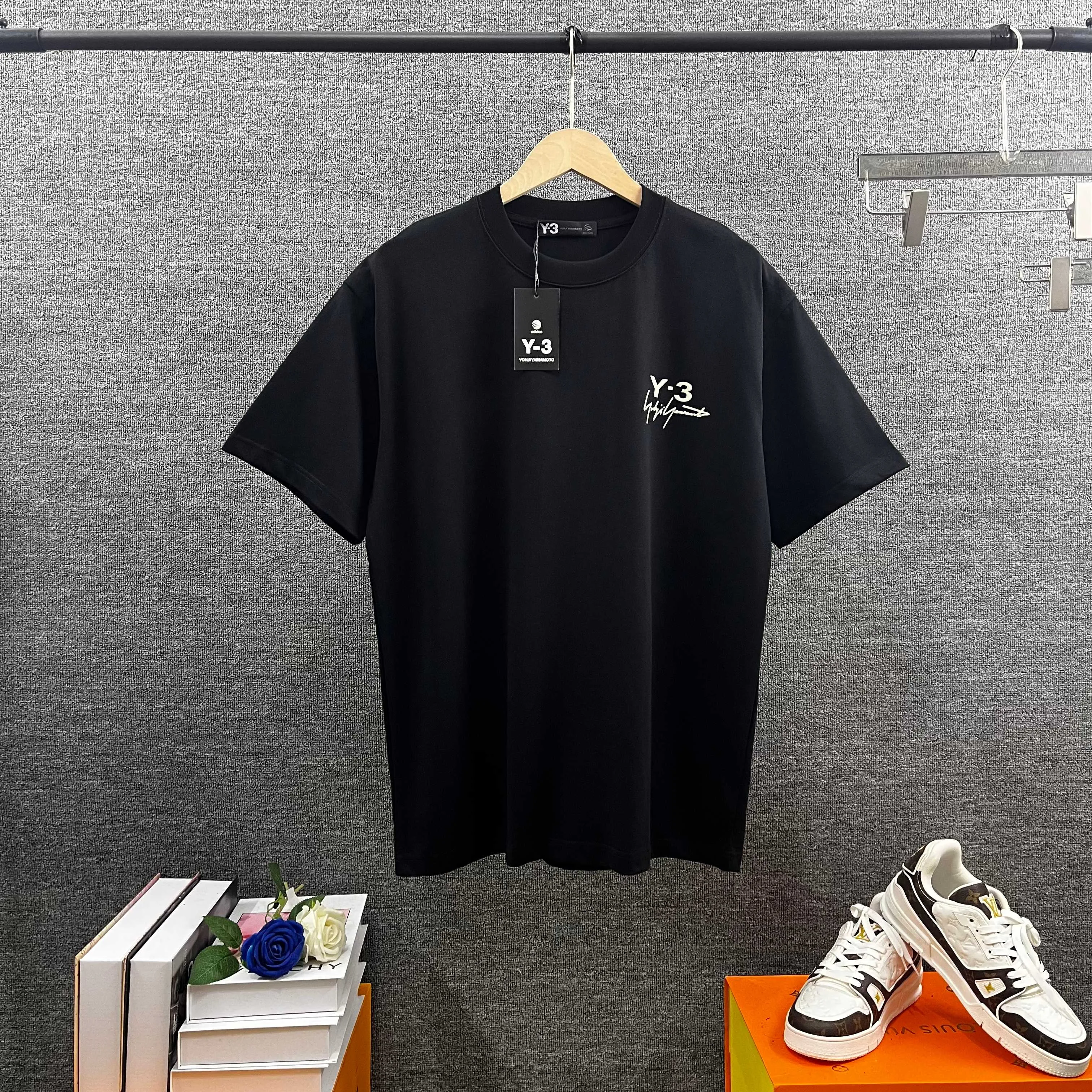 Y 3* * *yoji 2026 spring and summer New Arrival Classic signature letter flocking logo technology Y-3 signature model Double yarn custom plain cotton fabric Short-sleeved T-shirt Men and women Same Style Color: Black White Wine Red Size: S (90-130 pounds) M (120-150 pounds) L (140-165 pounds) XL (160-180 pounds) XXL (180 pounds)