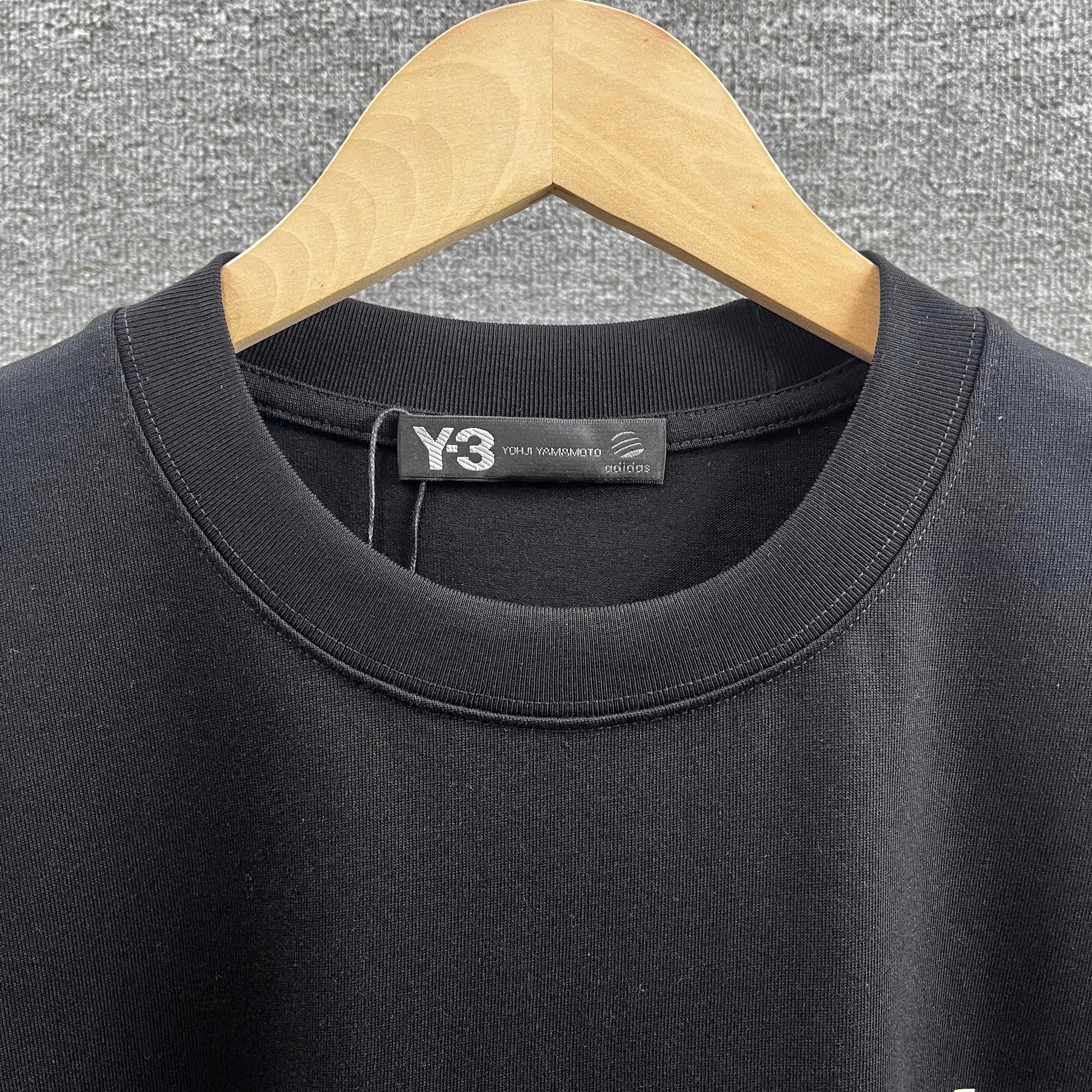 Y 3* * *yoji 2026 spring and summer New Arrival Classic signature letter flocking logo technology Y-3 signature model Double yarn custom plain cotton fabric Short-sleeved T-shirt Men and women Same Style Color: Black White Wine Red Size: S (90-130 pounds) M (120-150 pounds) L (140-165 pounds) XL (160-180 pounds) XXL (180 pounds)